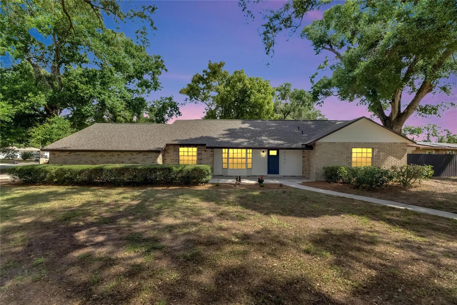 2207 PARKWOOD DR, VALRICO, FL, 33594
