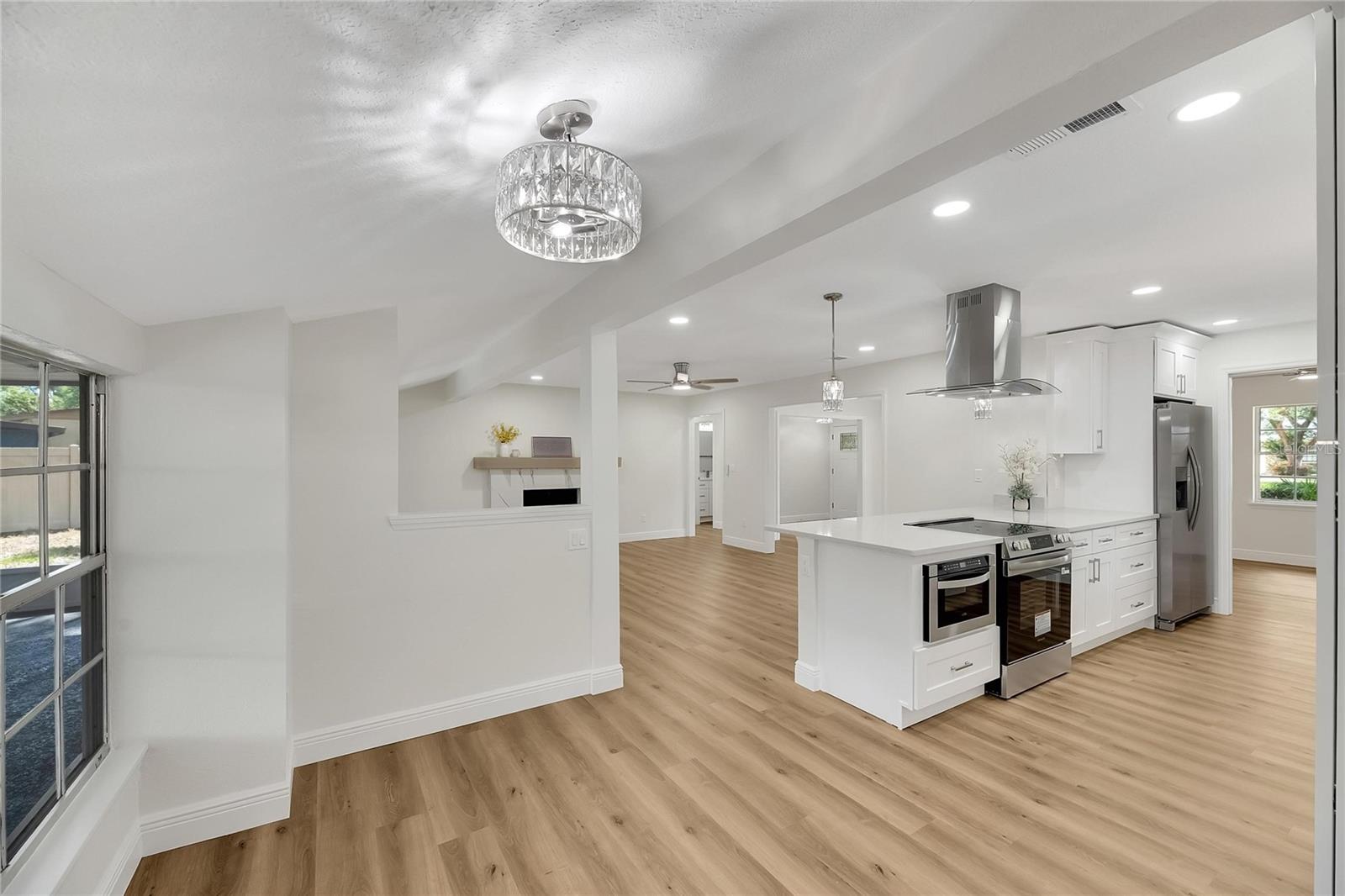 2207 PARKWOOD DR, VALRICO, FL, 33594