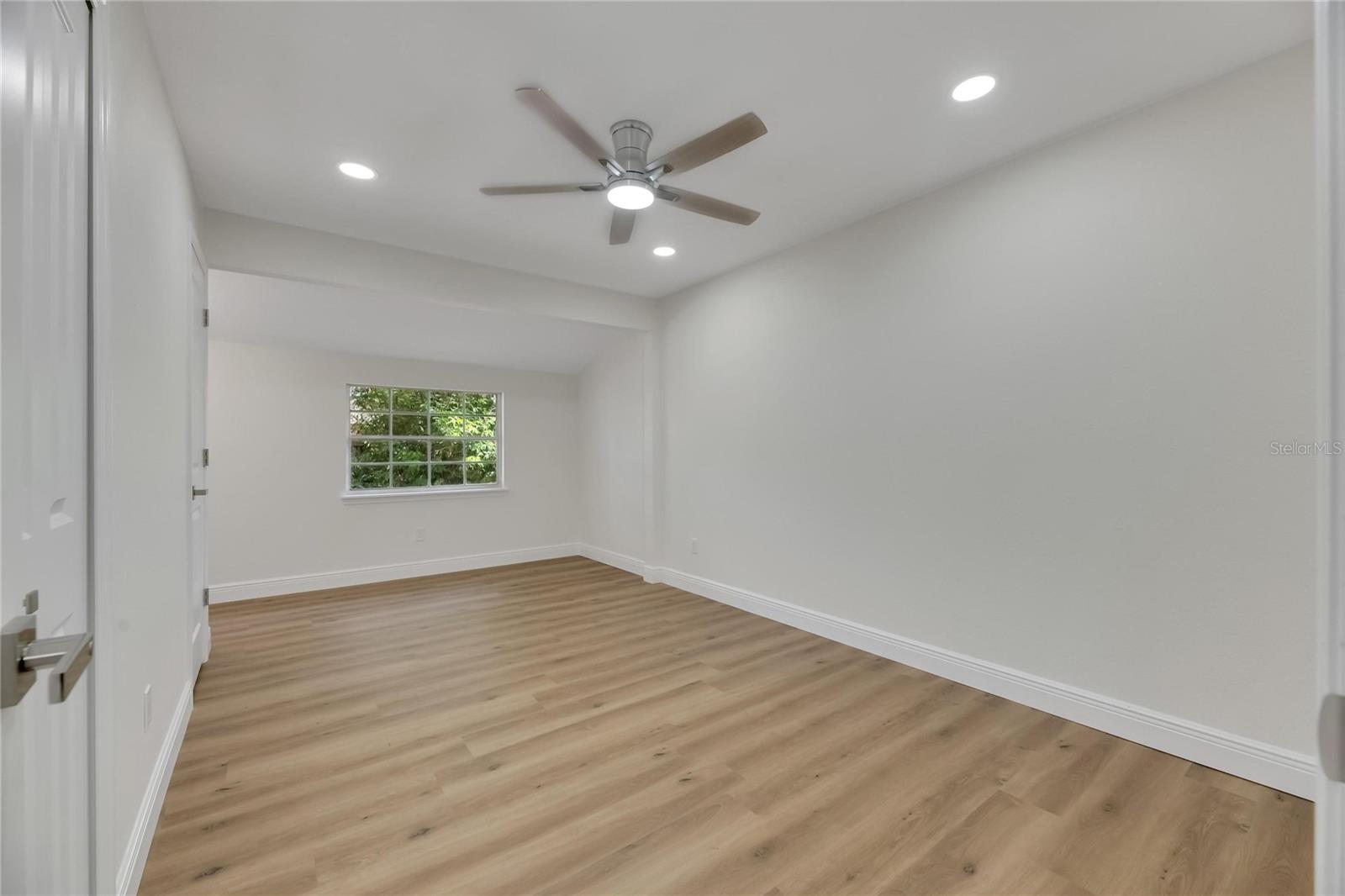 2207 PARKWOOD DR, VALRICO, FL, 33594