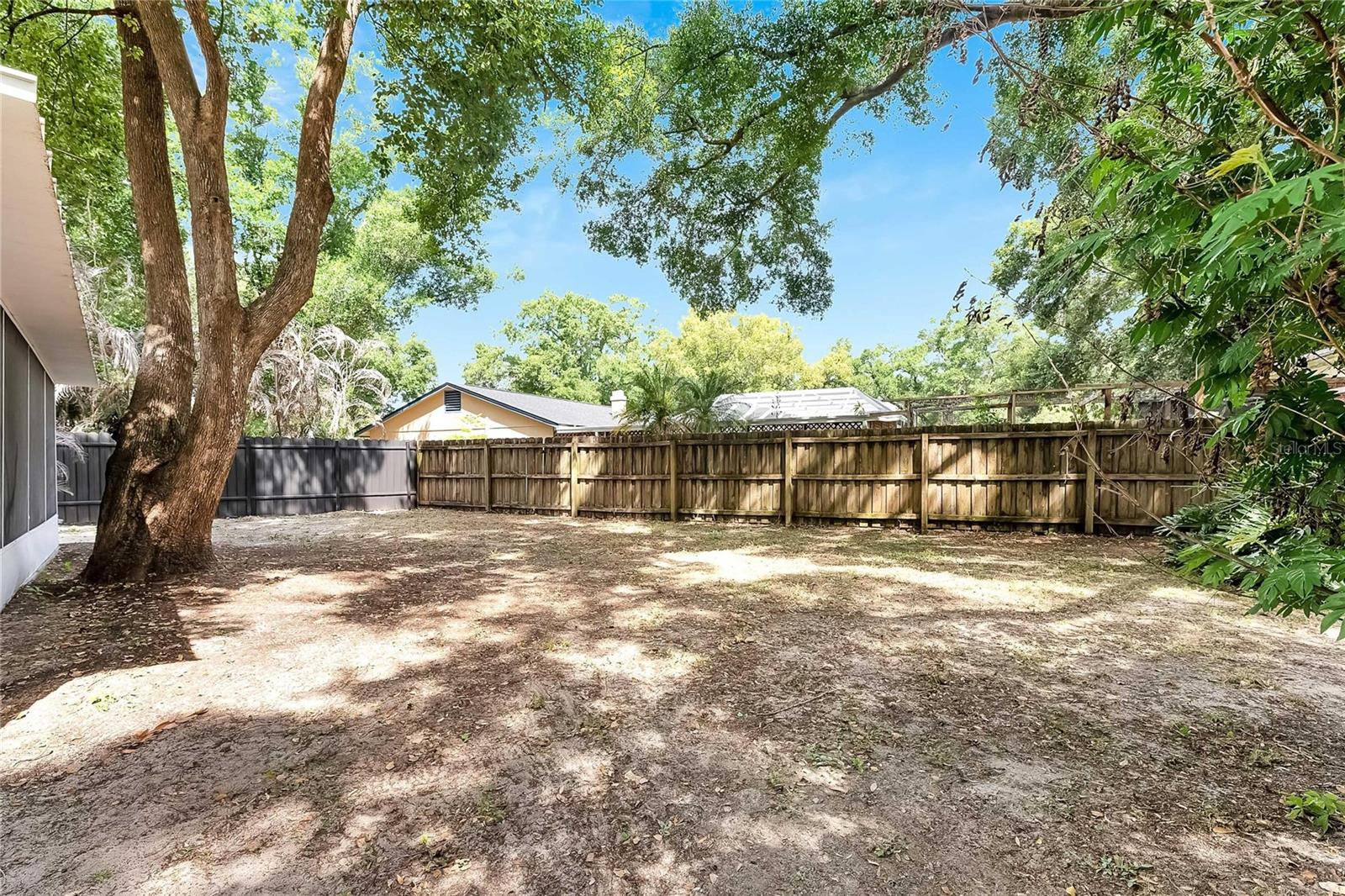 2207 PARKWOOD DR, VALRICO, FL, 33594