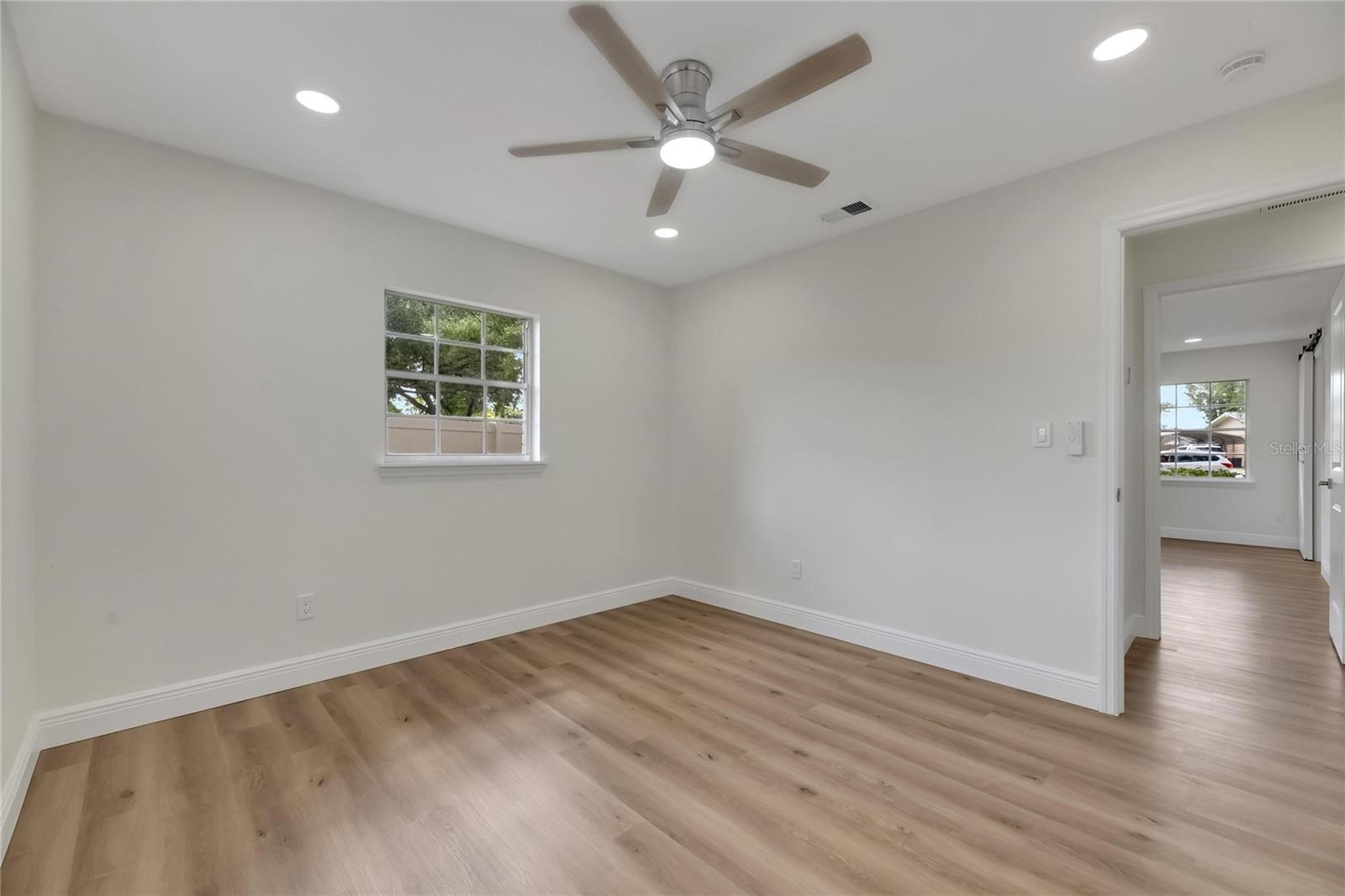 2207 PARKWOOD DR, VALRICO, FL, 33594