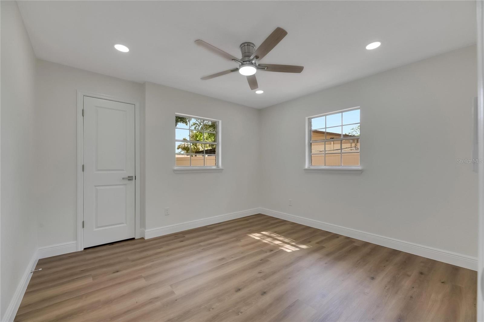 2207 PARKWOOD DR, VALRICO, FL, 33594