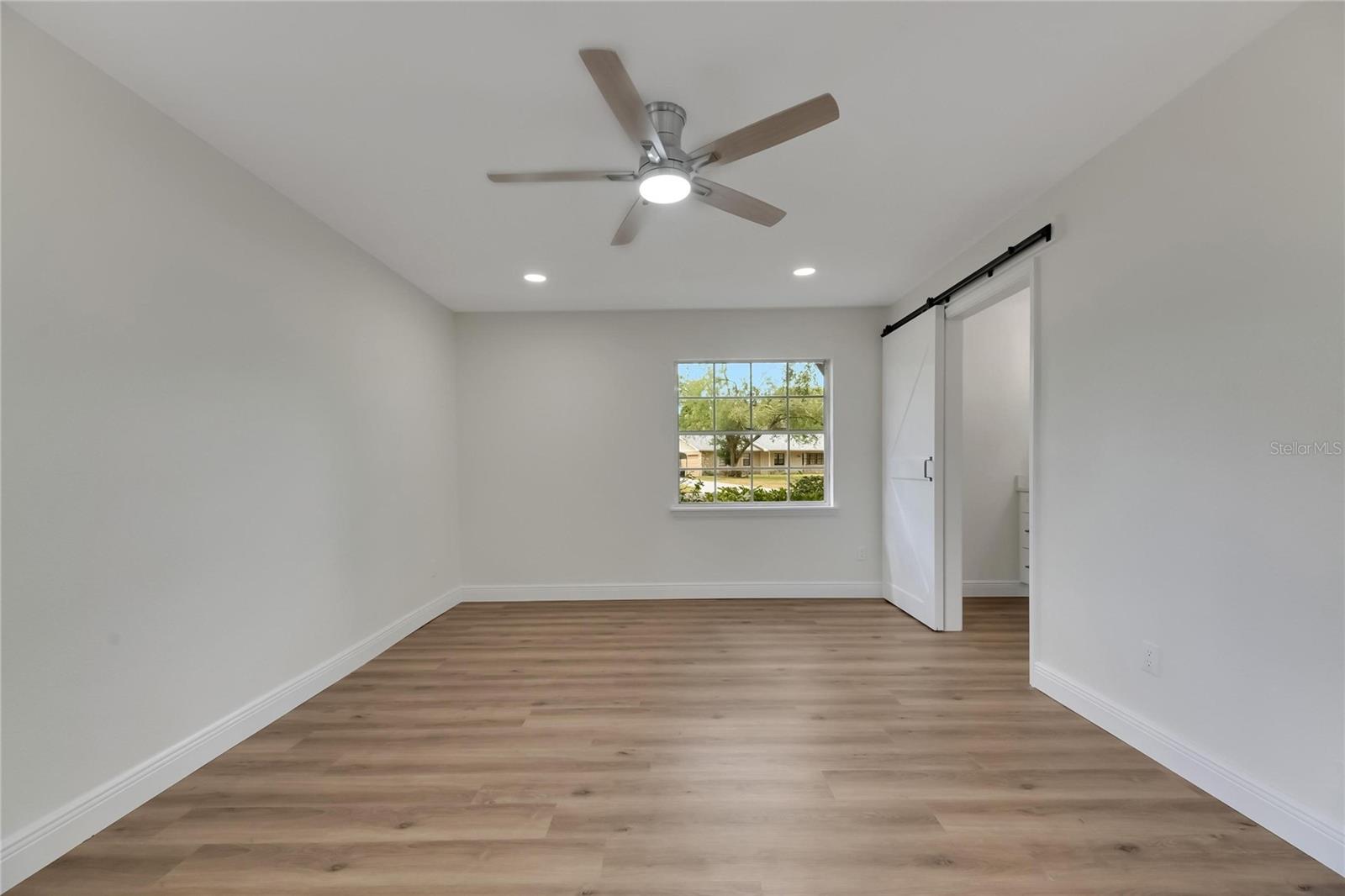 2207 PARKWOOD DR, VALRICO, FL, 33594
