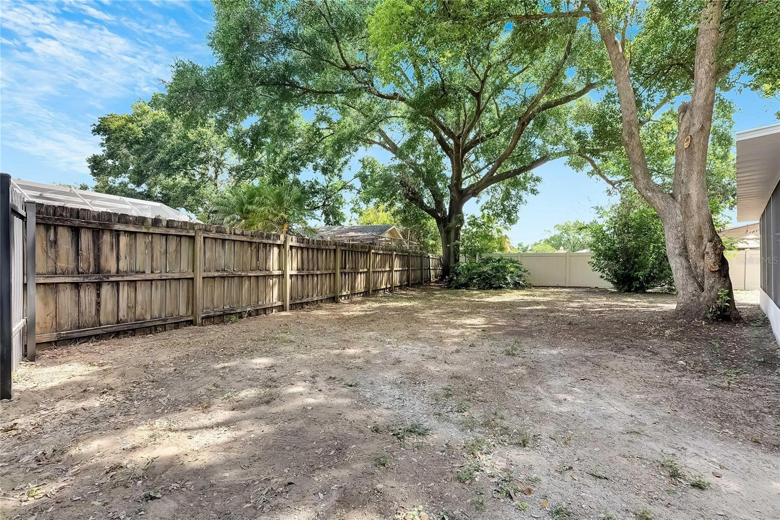 2207 PARKWOOD DR, VALRICO, FL, 33594