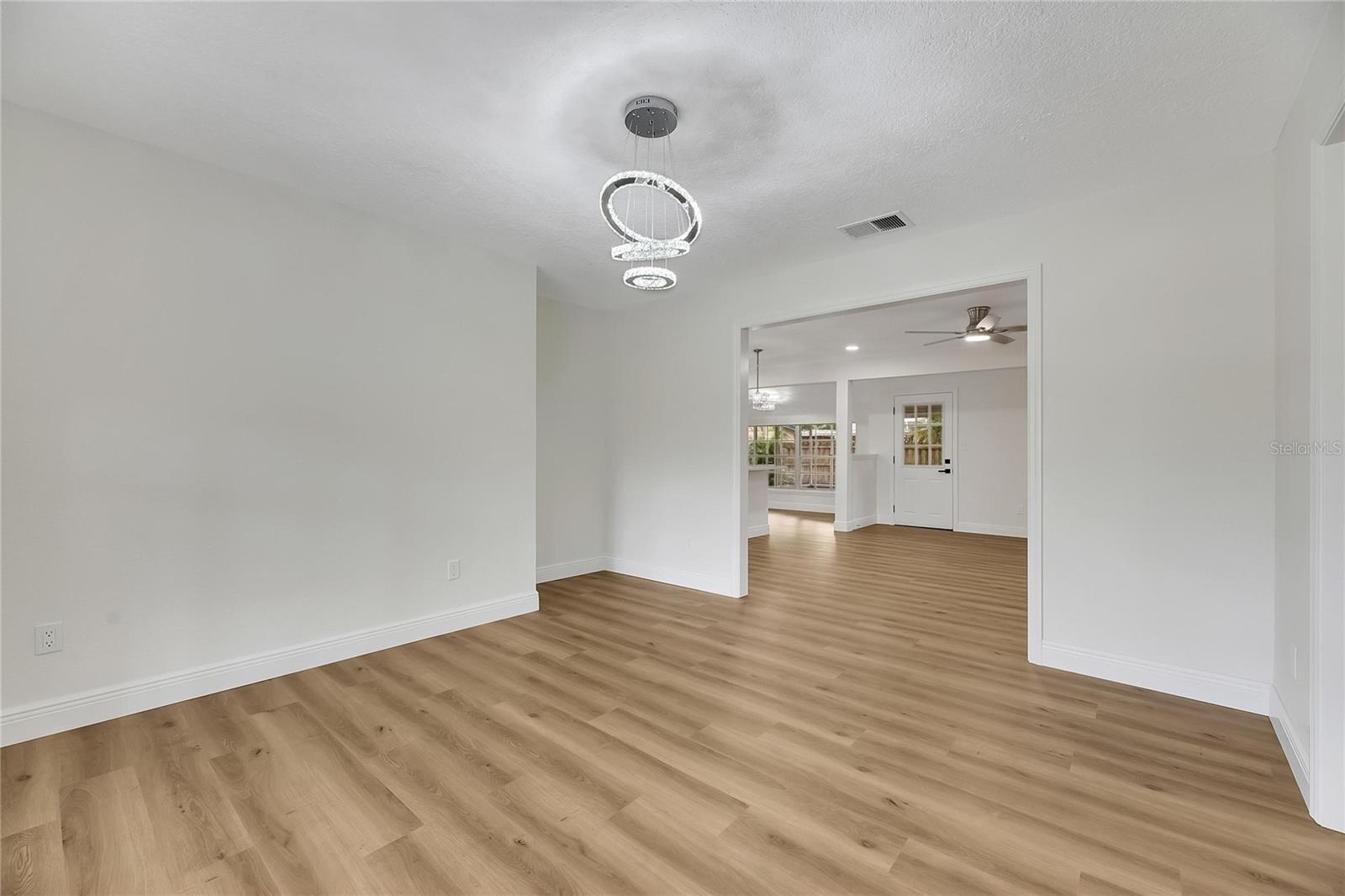 2207 PARKWOOD DR, VALRICO, FL, 33594
