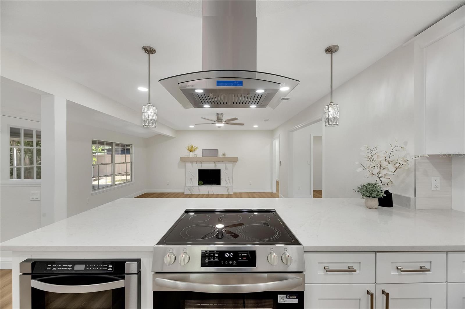 2207 PARKWOOD DR, VALRICO, FL, 33594