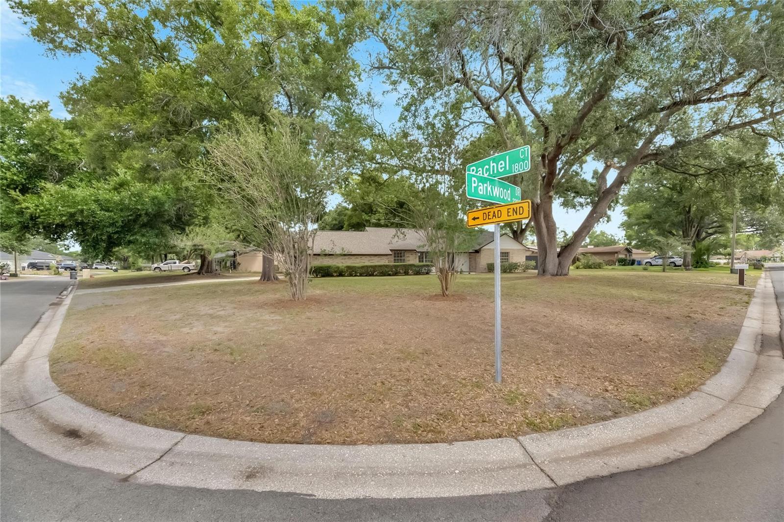 2207 PARKWOOD DR, VALRICO, FL, 33594