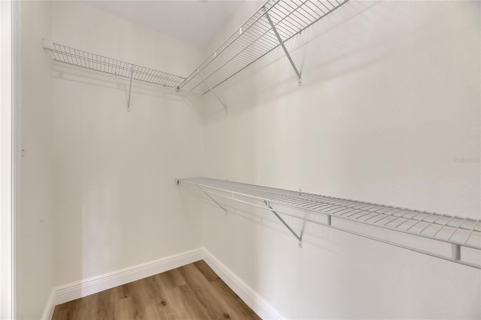 2207 PARKWOOD DR, VALRICO, FL, 33594