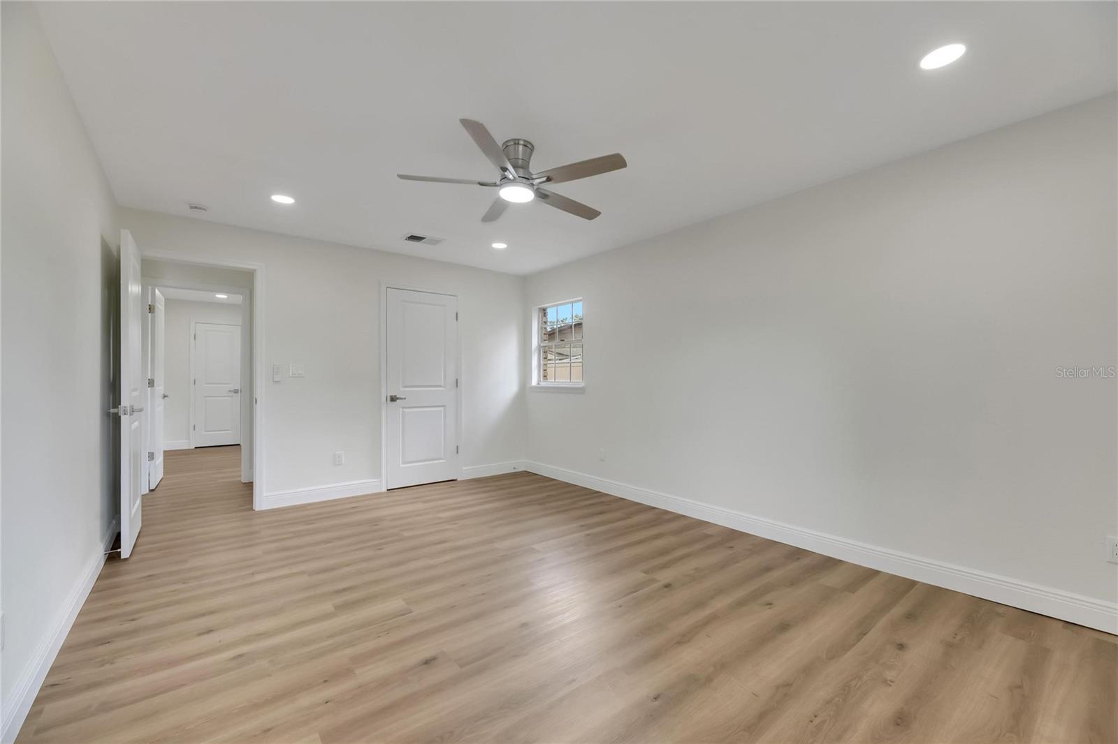 2207 PARKWOOD DR, VALRICO, FL, 33594
