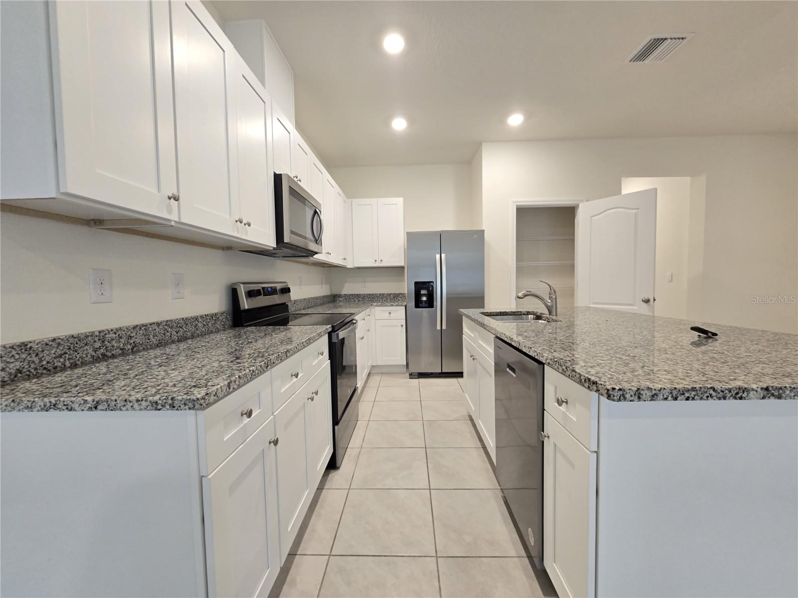 1242 LIDO DR, HOWEY IN THE HILLS, FL, 34737