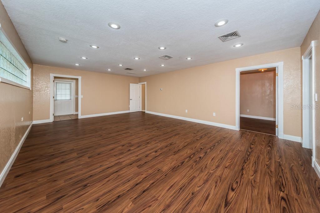 410 S AURORA, CLEARWATER, FL, 33765
