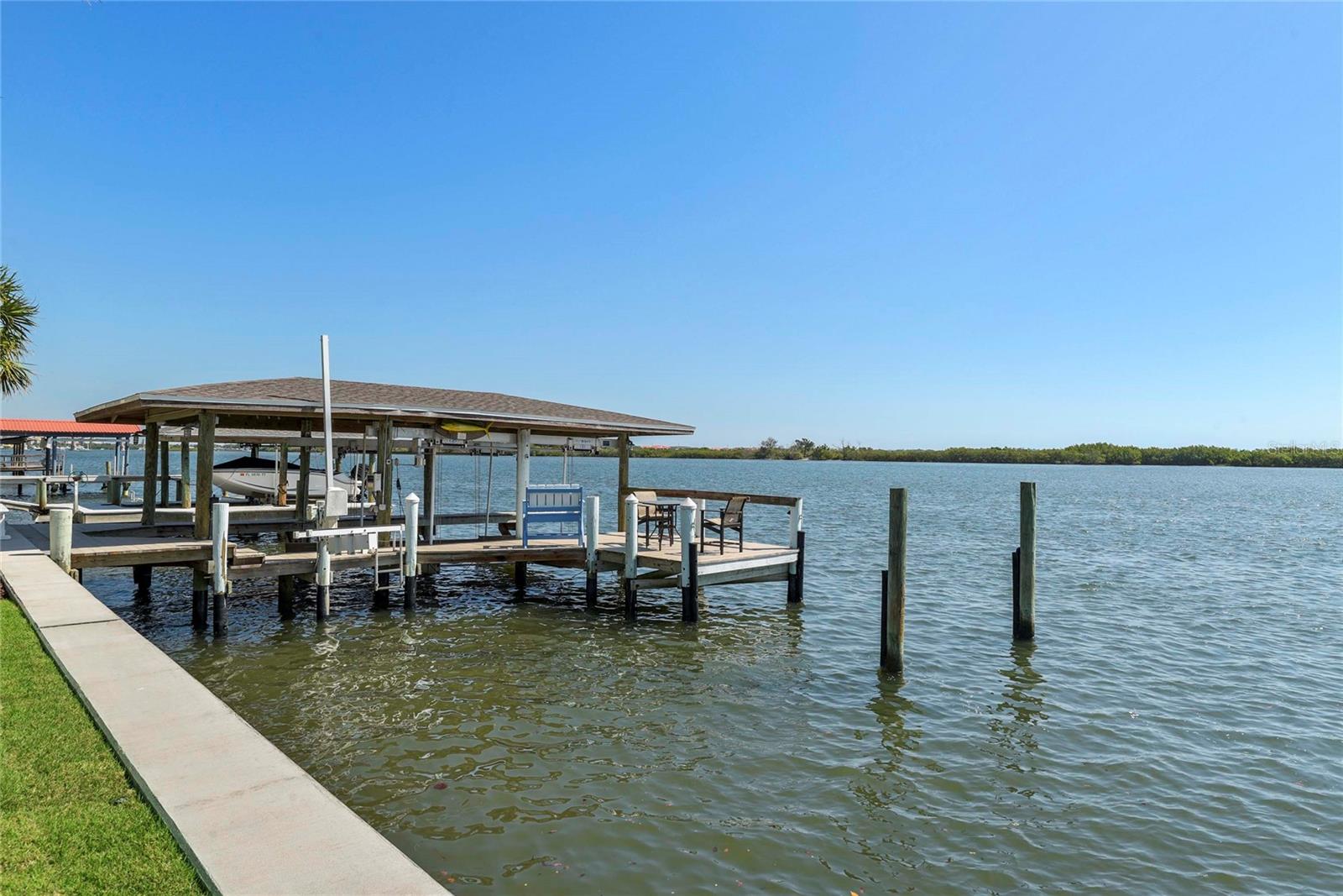 1215 COMMODORE DR, NEW SMYRNA BEACH, FL, 32168