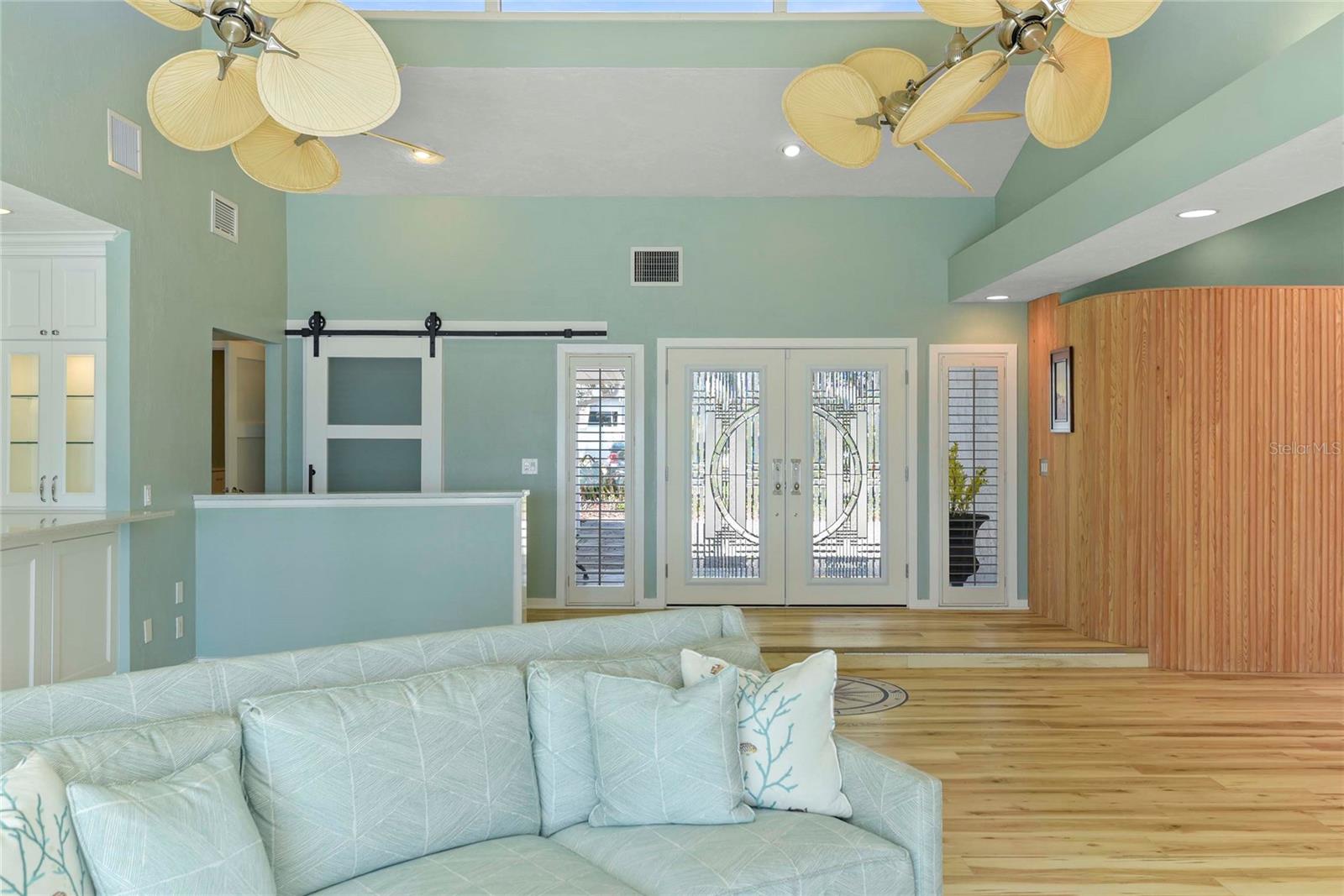 1215 COMMODORE DR, NEW SMYRNA BEACH, FL, 32168