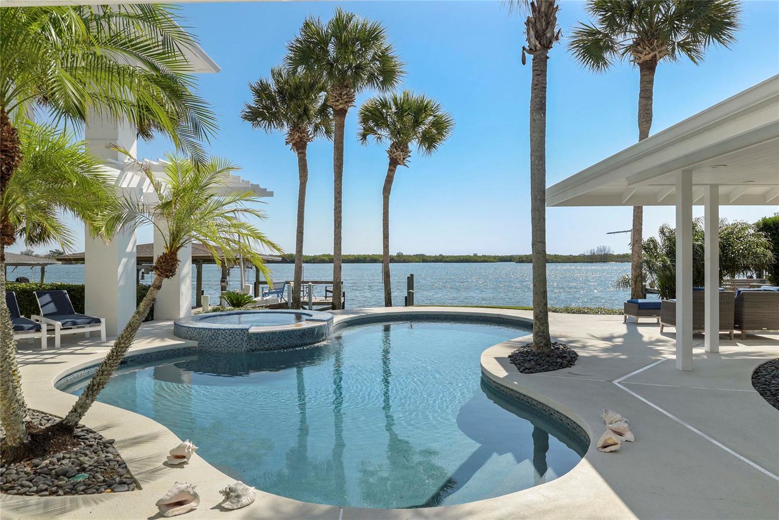 1215 COMMODORE DR, NEW SMYRNA BEACH, FL, 32168