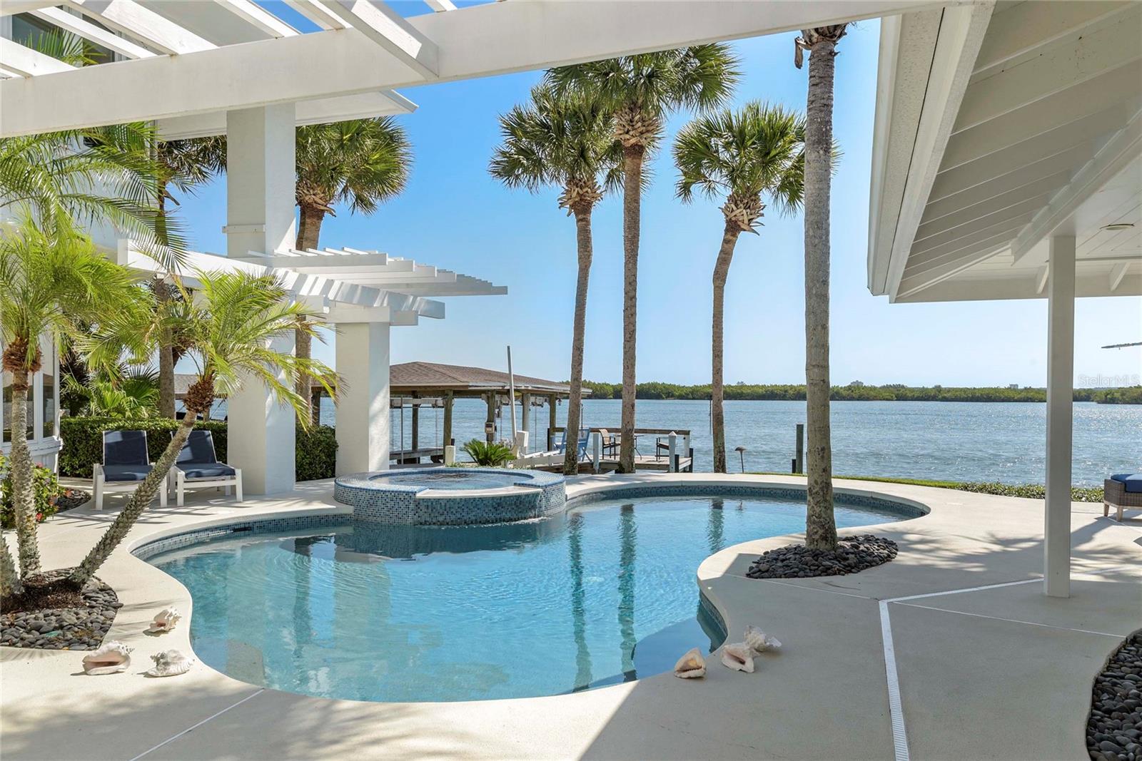 1215 COMMODORE DR, NEW SMYRNA BEACH, FL, 32168