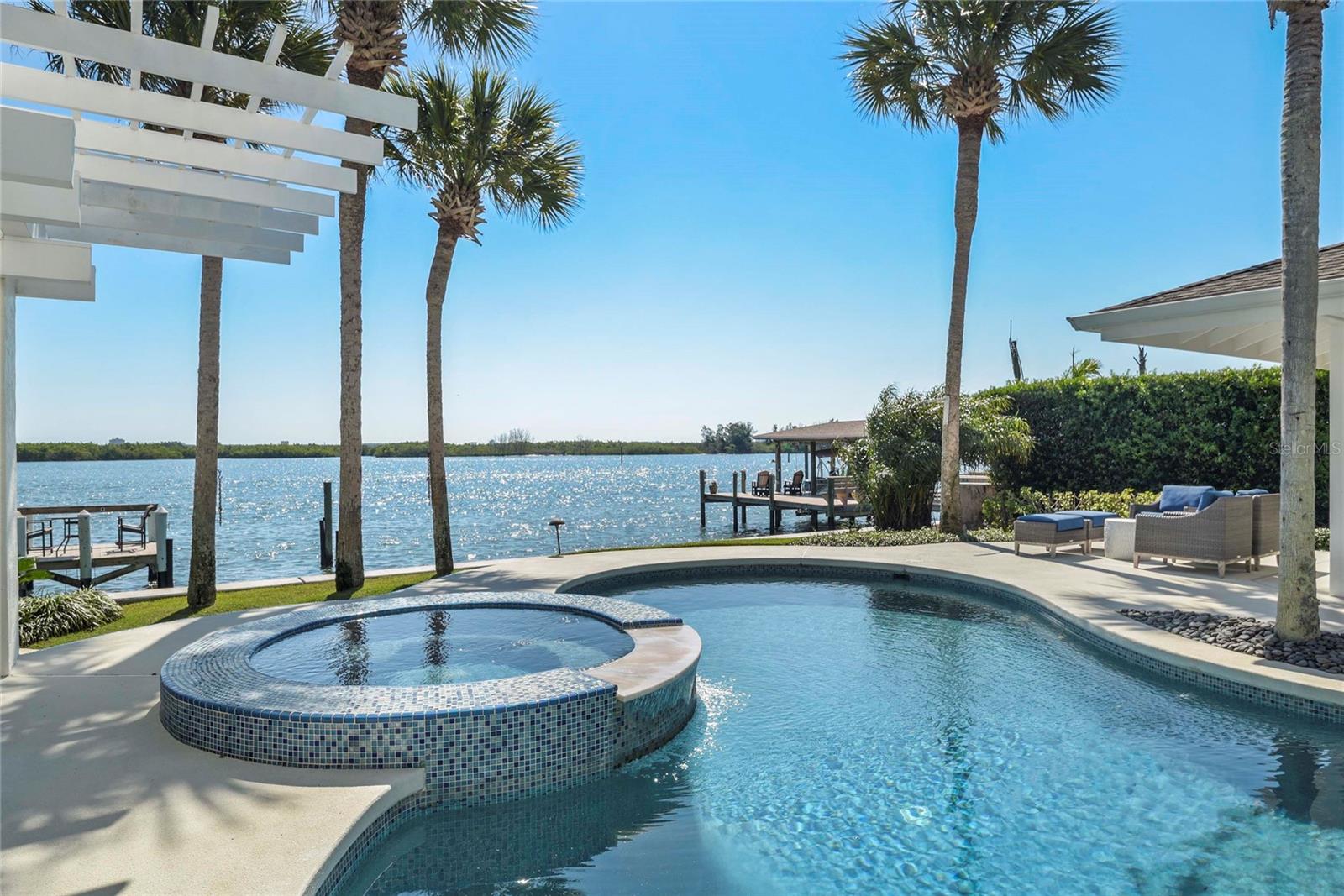 1215 COMMODORE DR, NEW SMYRNA BEACH, FL, 32168