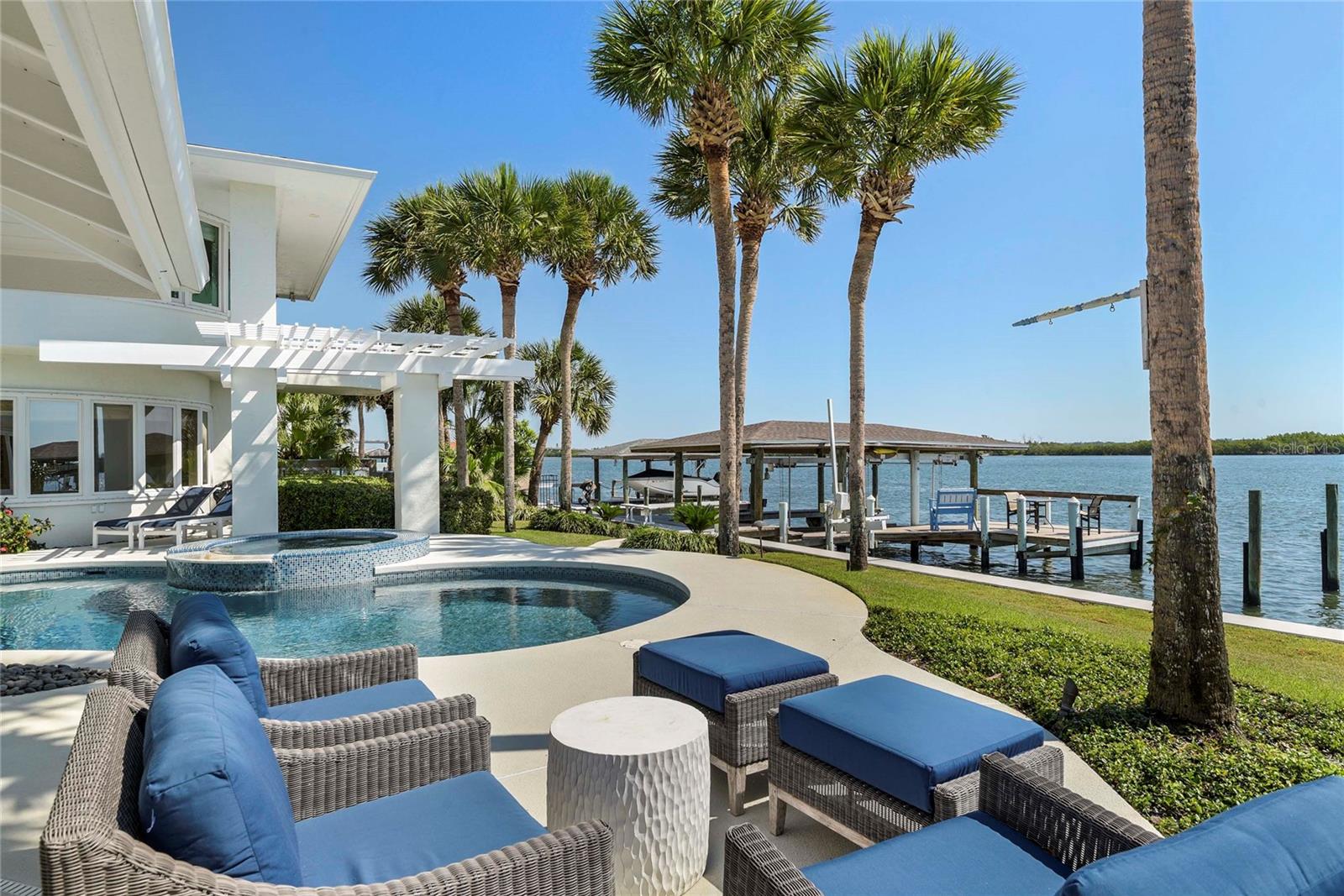 1215 COMMODORE DR, NEW SMYRNA BEACH, FL, 32168