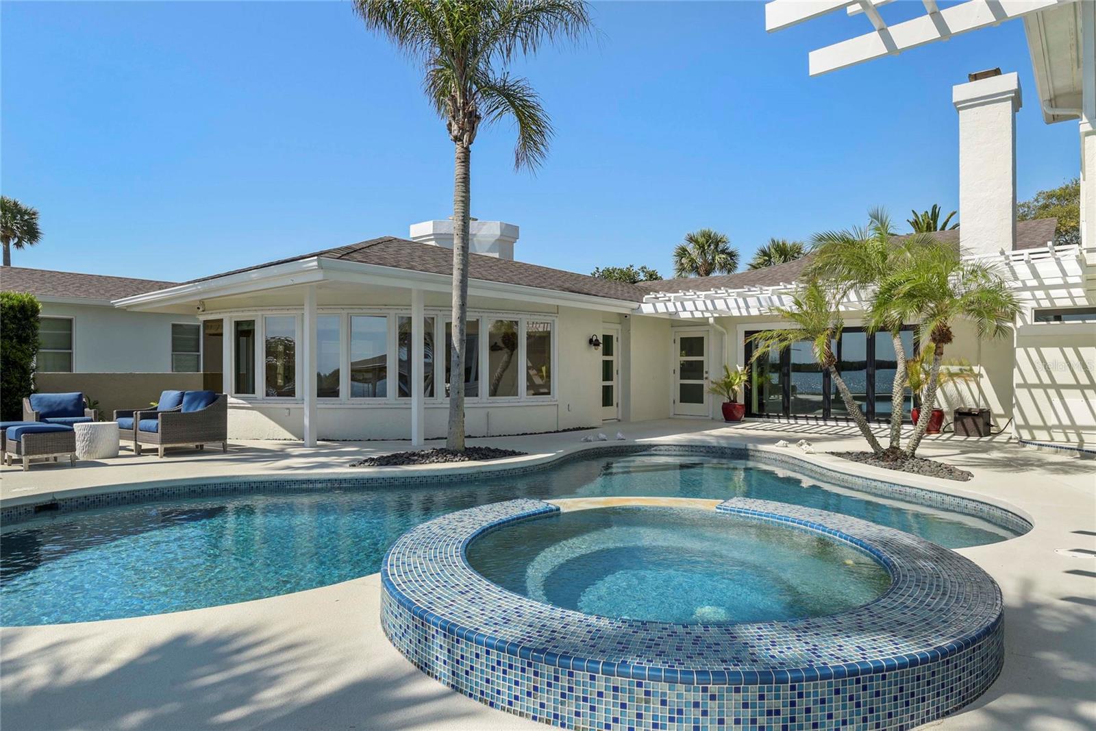 1215 COMMODORE DR, NEW SMYRNA BEACH, FL, 32168