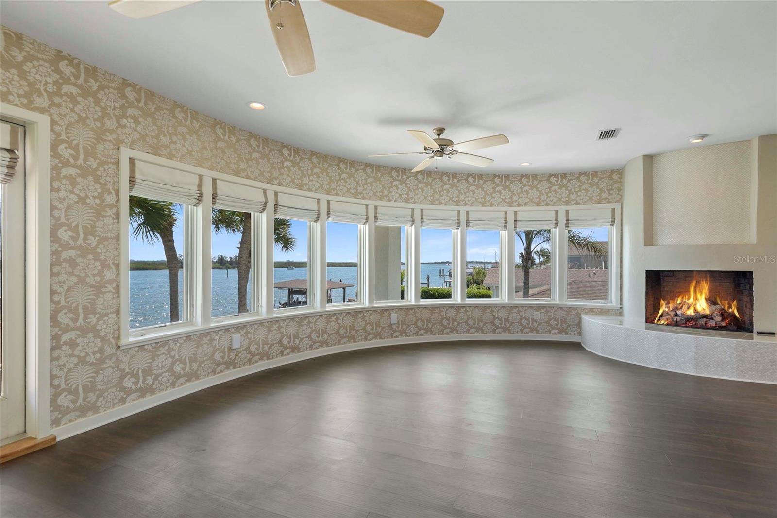 1215 COMMODORE DR, NEW SMYRNA BEACH, FL, 32168
