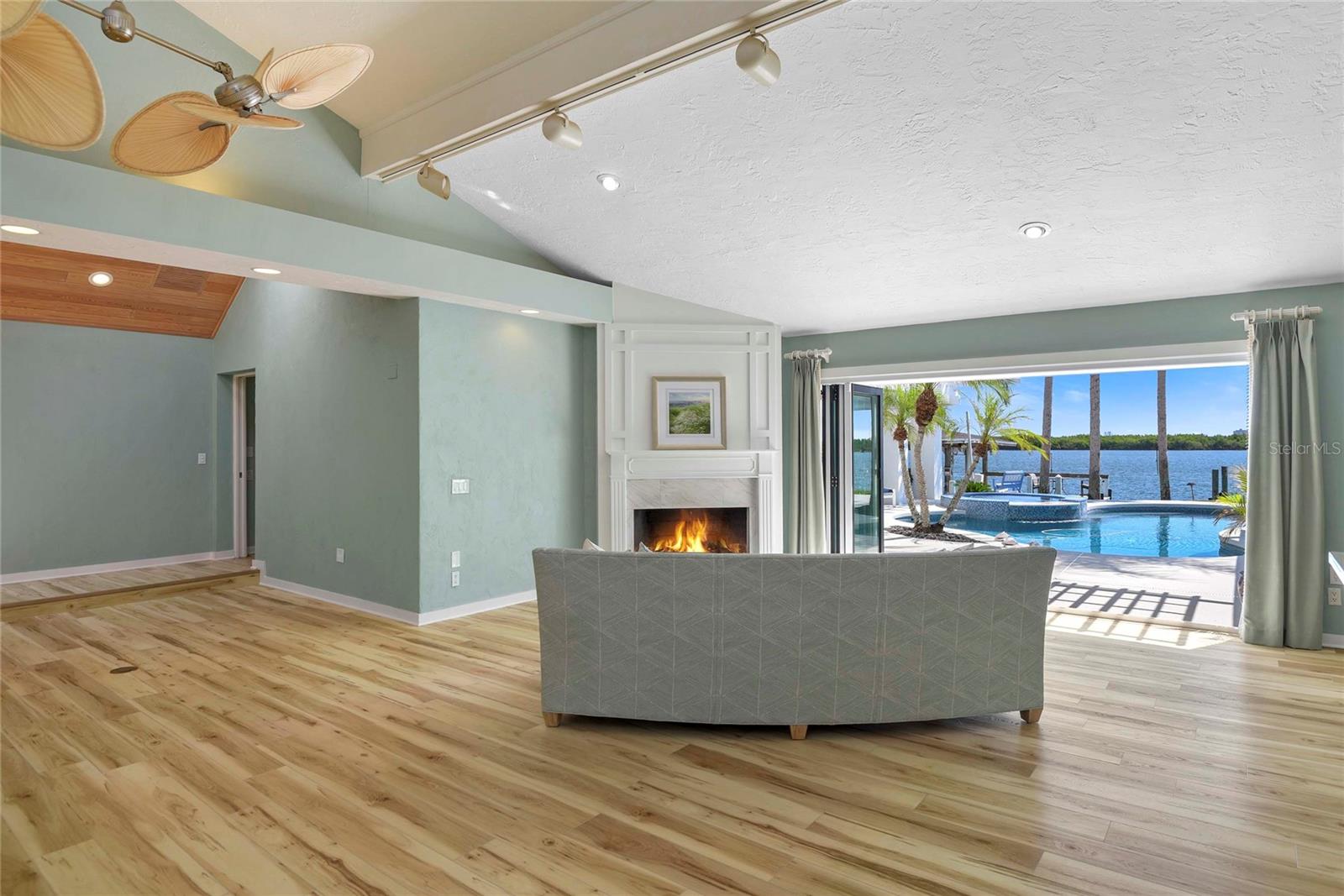 1215 COMMODORE DR, NEW SMYRNA BEACH, FL, 32168