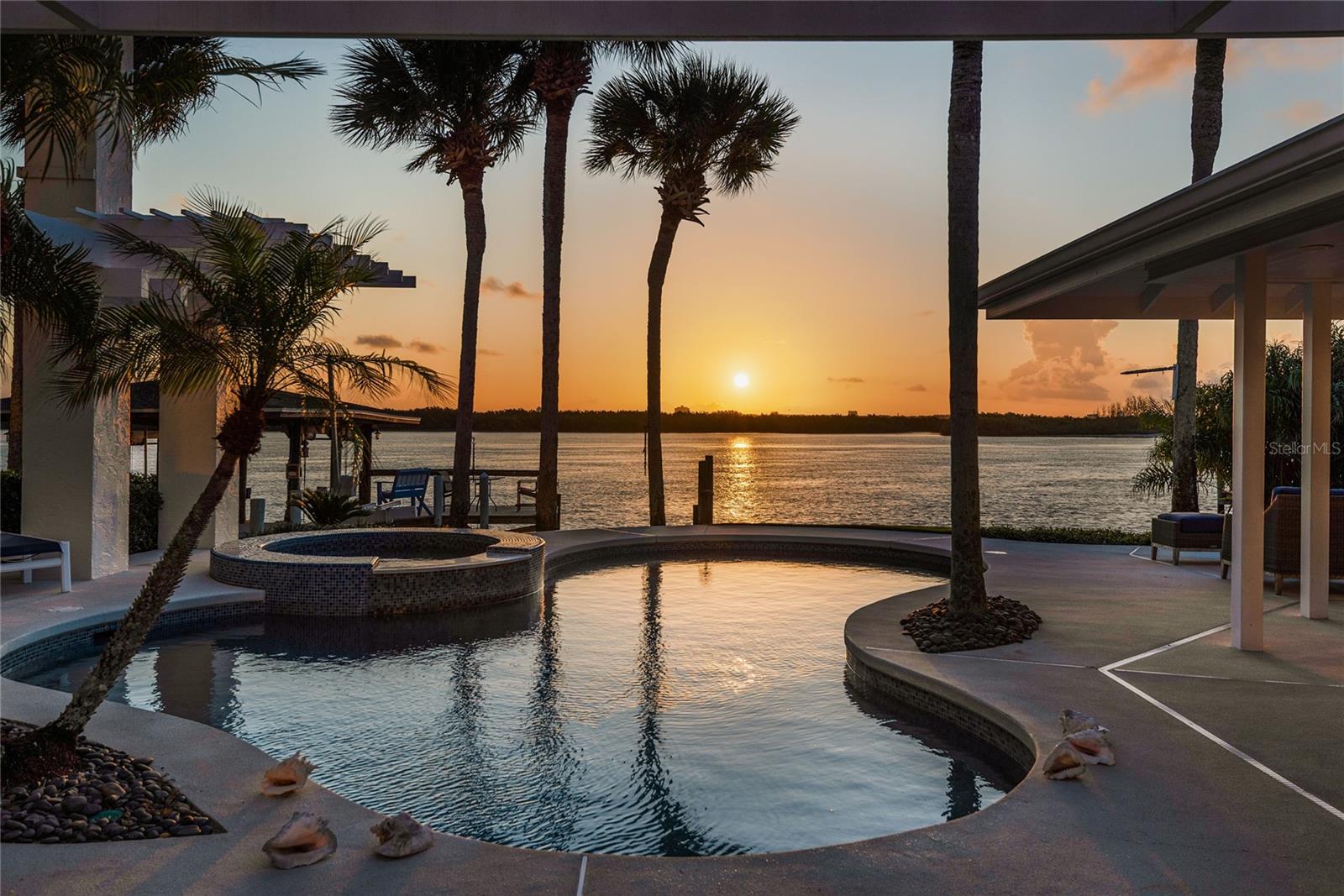 1215 COMMODORE DR, NEW SMYRNA BEACH, FL, 32168