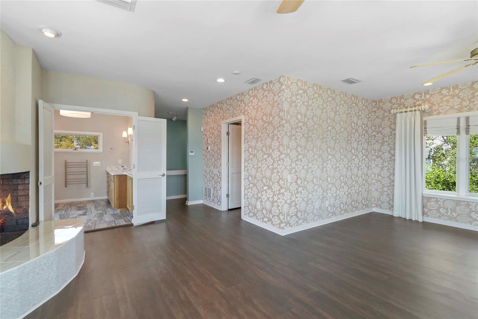 1215 COMMODORE DR, NEW SMYRNA BEACH, FL, 32168