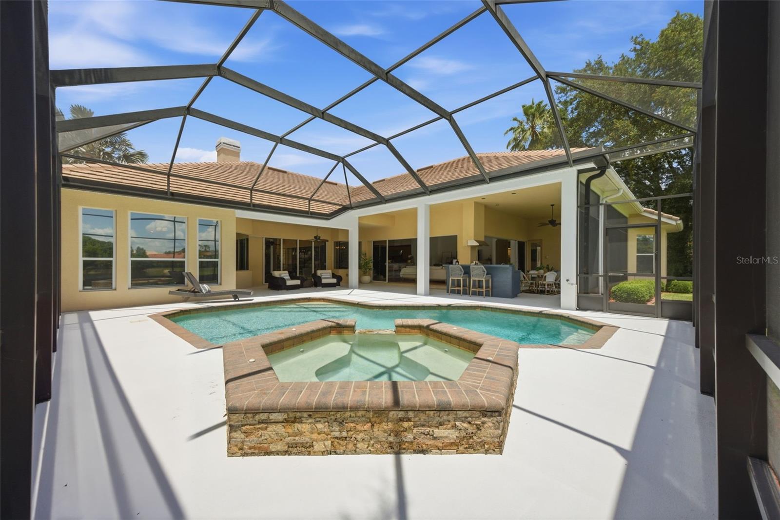 9409 TREE TOPS LAKE RD, TAMPA, FL, 33626