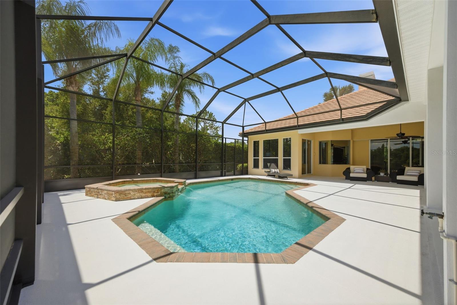 9409 TREE TOPS LAKE RD, TAMPA, FL, 33626