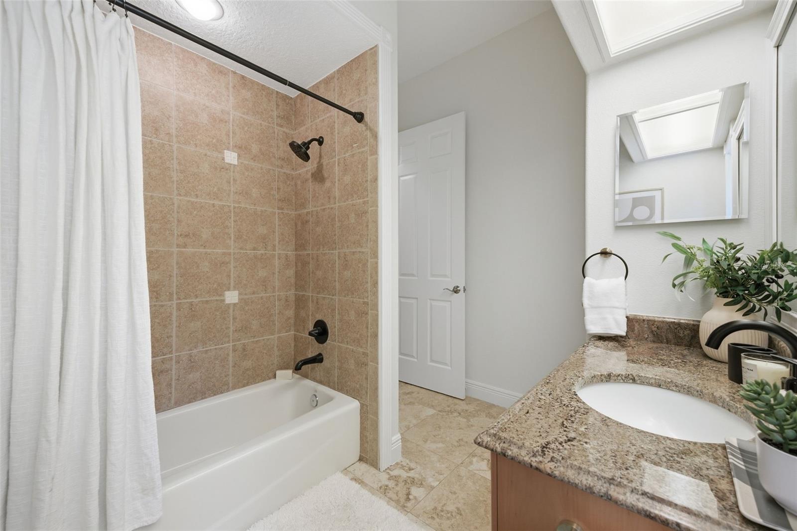 9409 TREE TOPS LAKE RD, TAMPA, FL, 33626