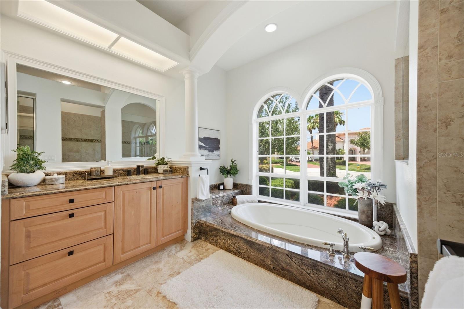 9409 TREE TOPS LAKE RD, TAMPA, FL, 33626