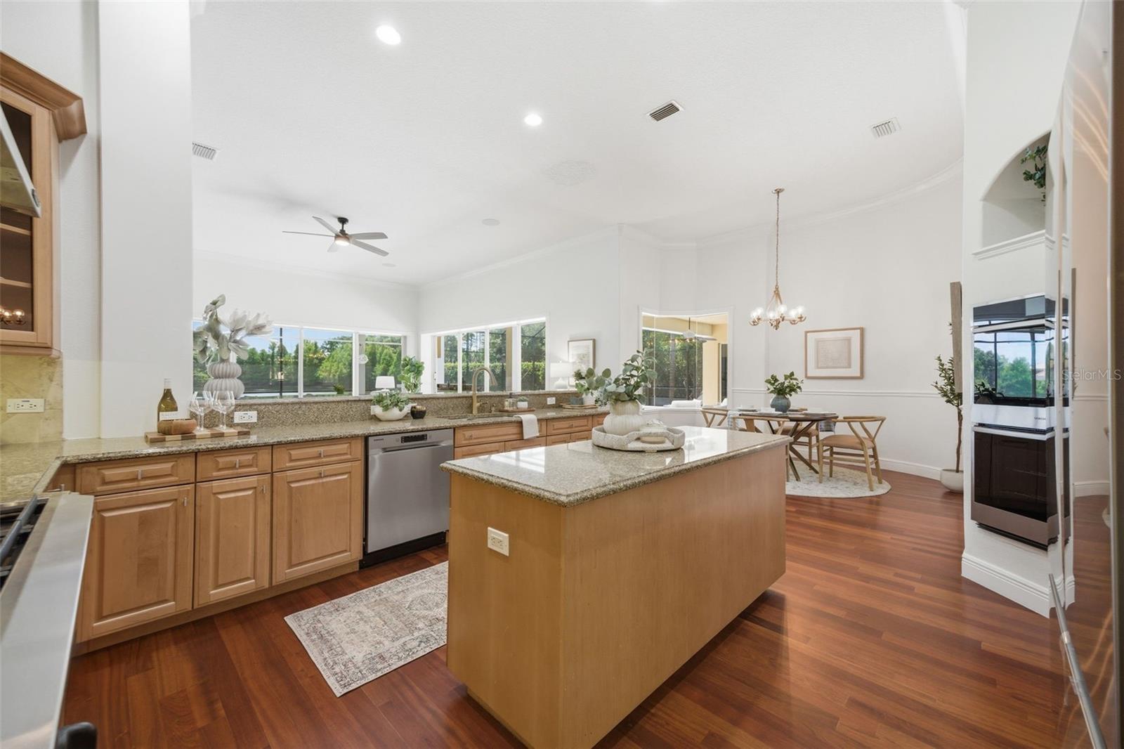 9409 TREE TOPS LAKE RD, TAMPA, FL, 33626