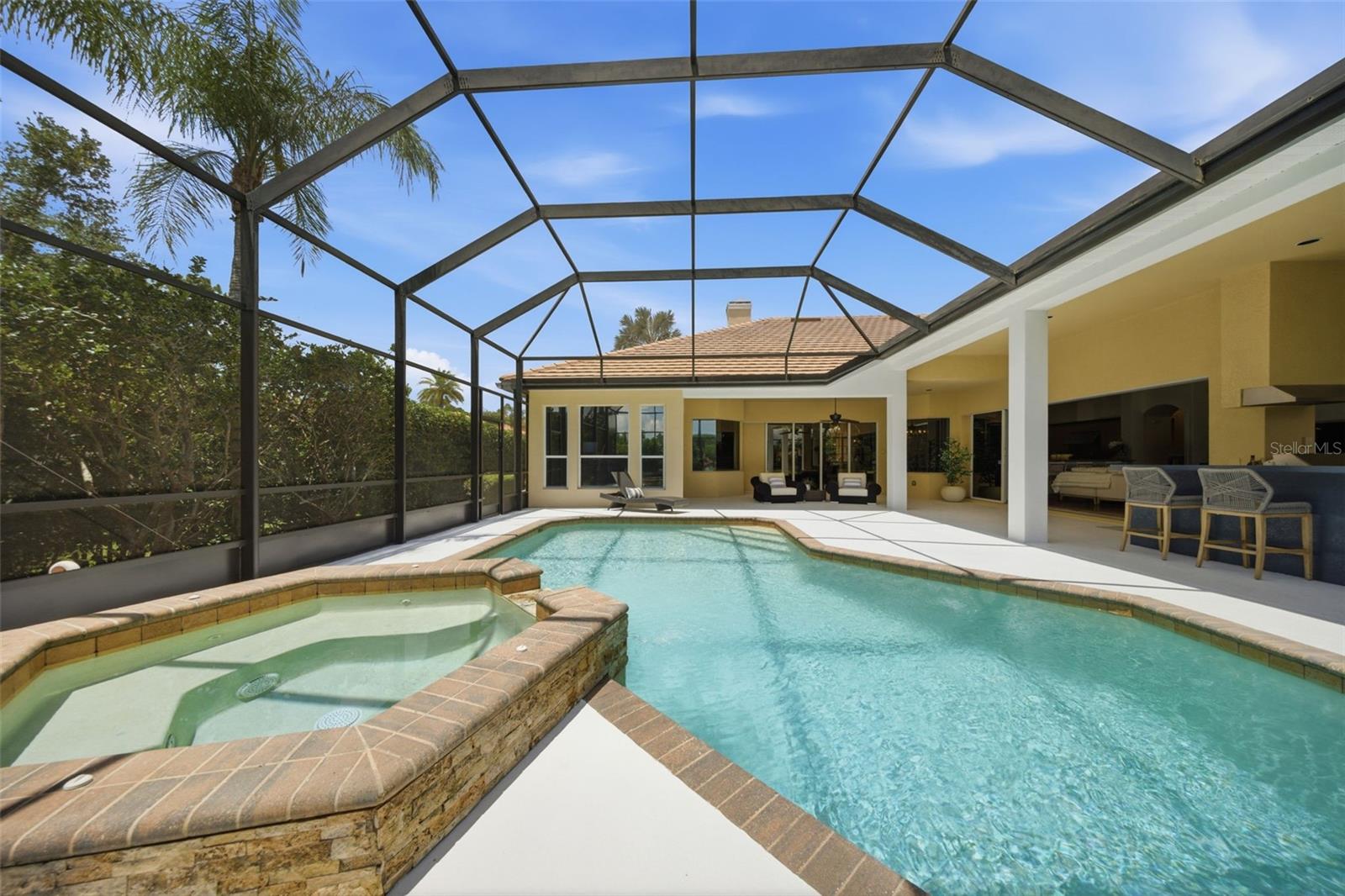 9409 TREE TOPS LAKE RD, TAMPA, FL, 33626