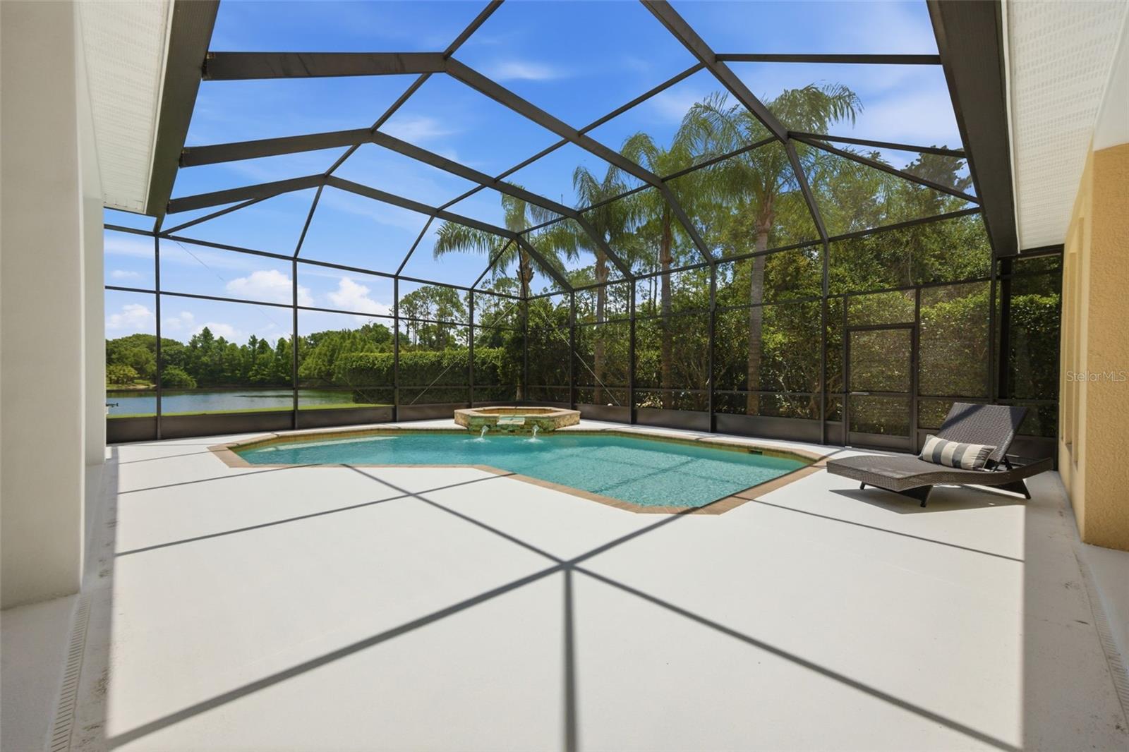 9409 TREE TOPS LAKE RD, TAMPA, FL, 33626