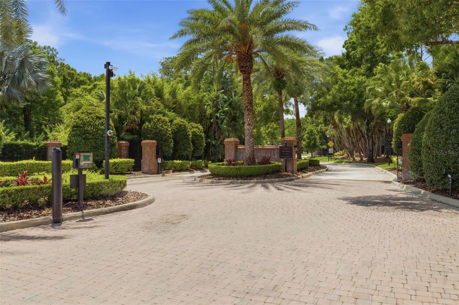 9409 TREE TOPS LAKE RD, TAMPA, FL, 33626
