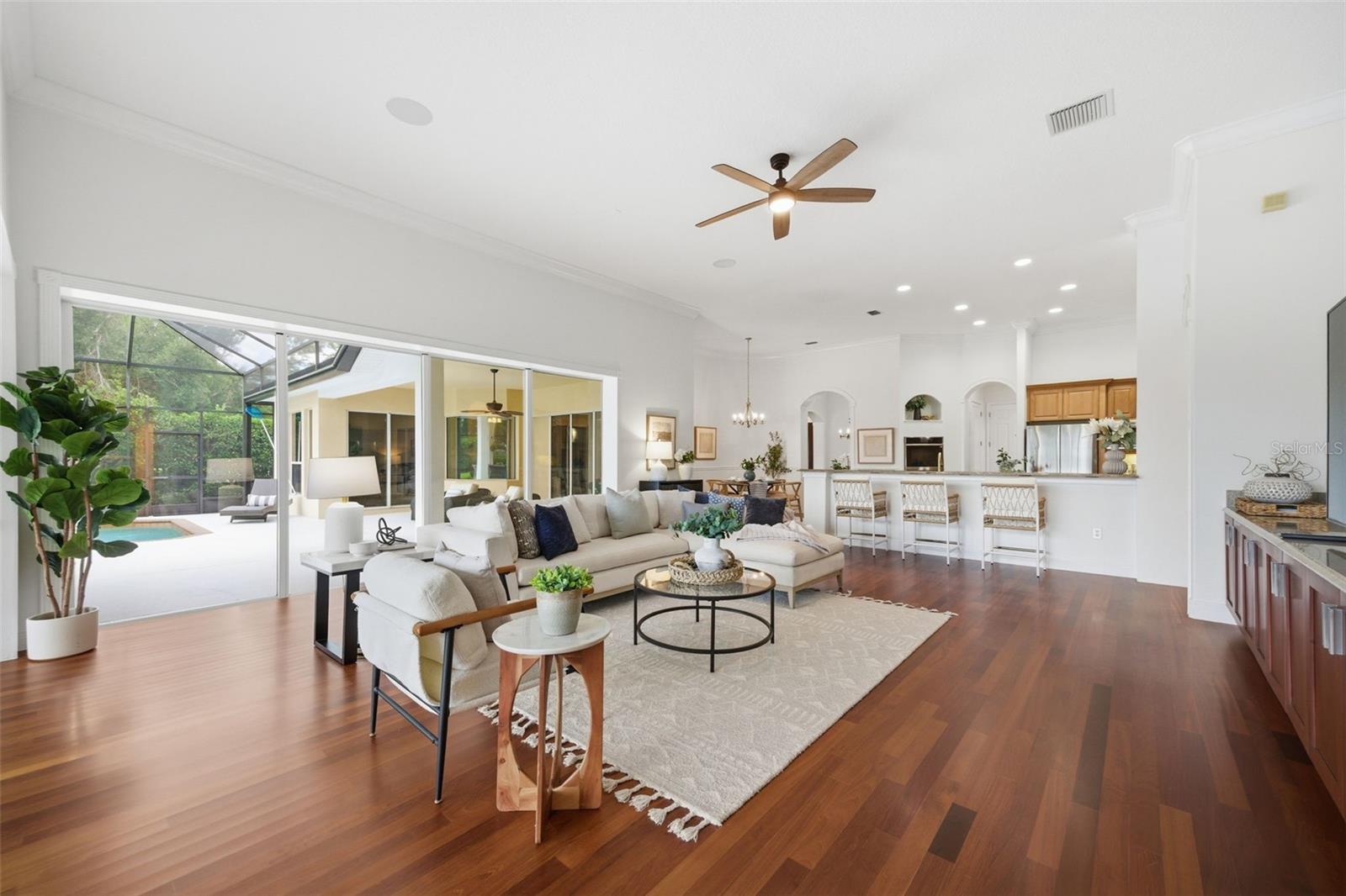 9409 TREE TOPS LAKE RD, TAMPA, FL, 33626