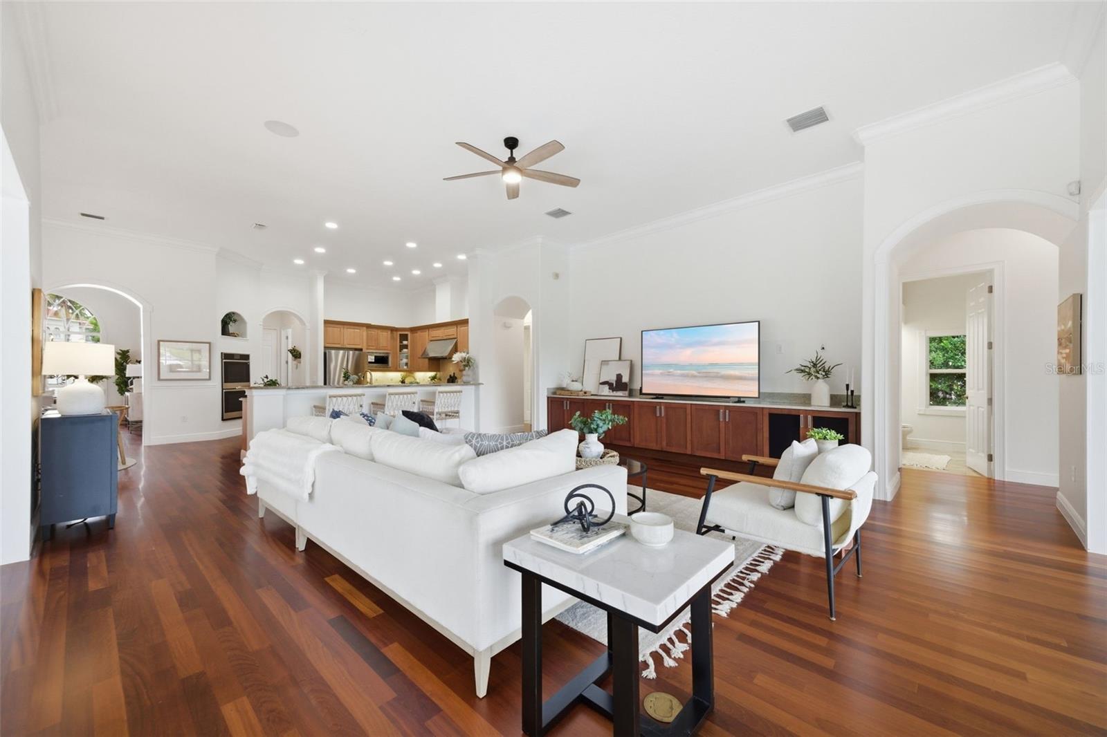 9409 TREE TOPS LAKE RD, TAMPA, FL, 33626