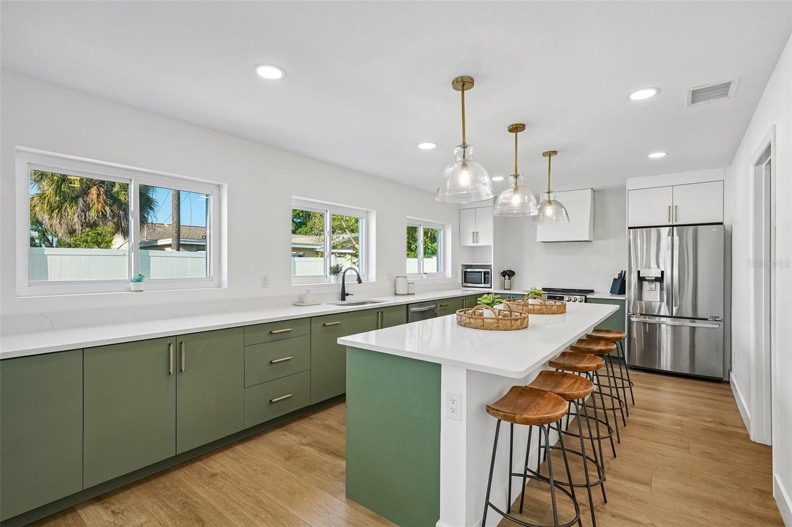 13700 86TH AVE, SEMINOLE, FL, 33776
