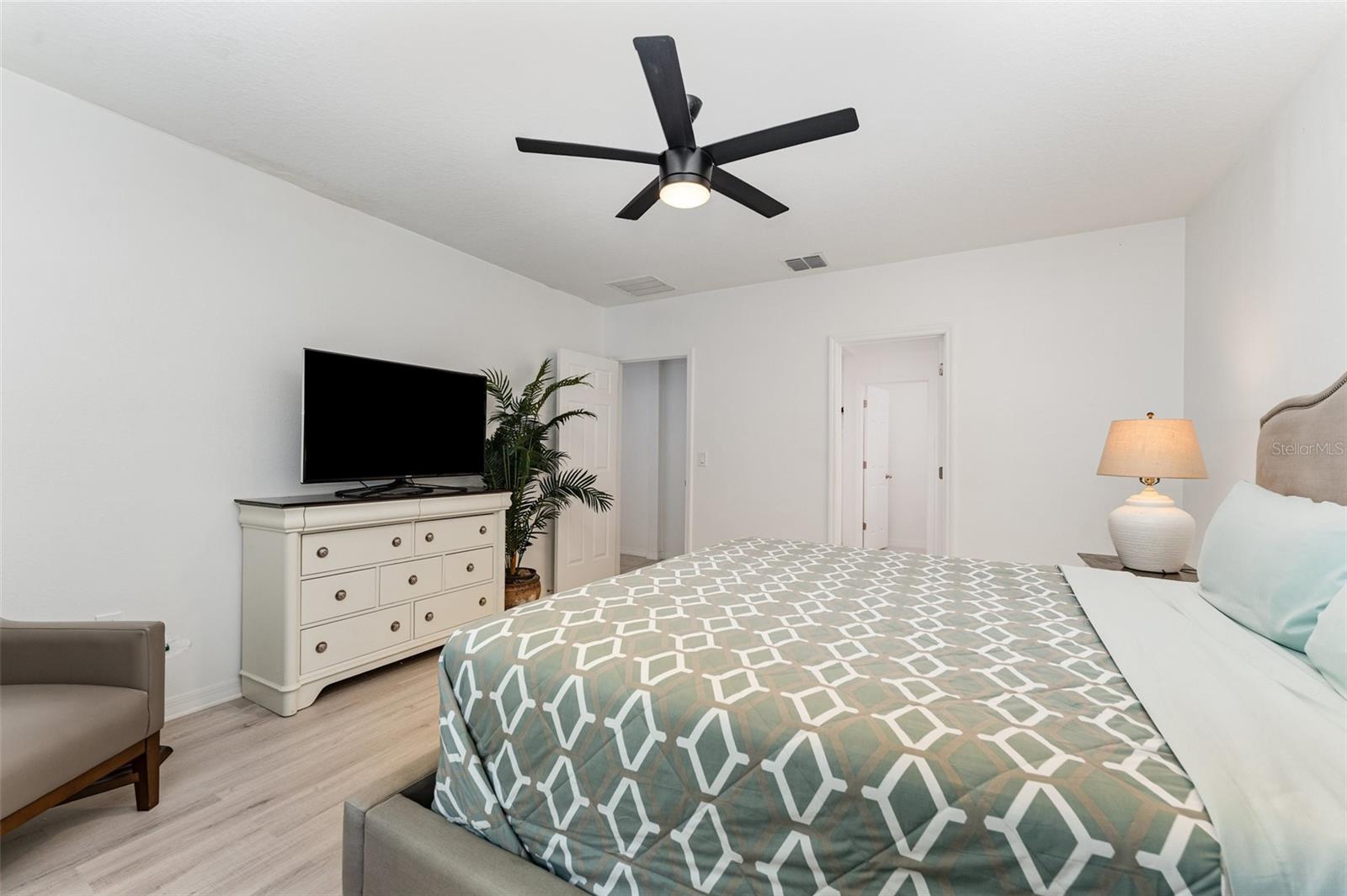 573 VISTA VILLAGES BLVD, DAVENPORT, FL, 33896