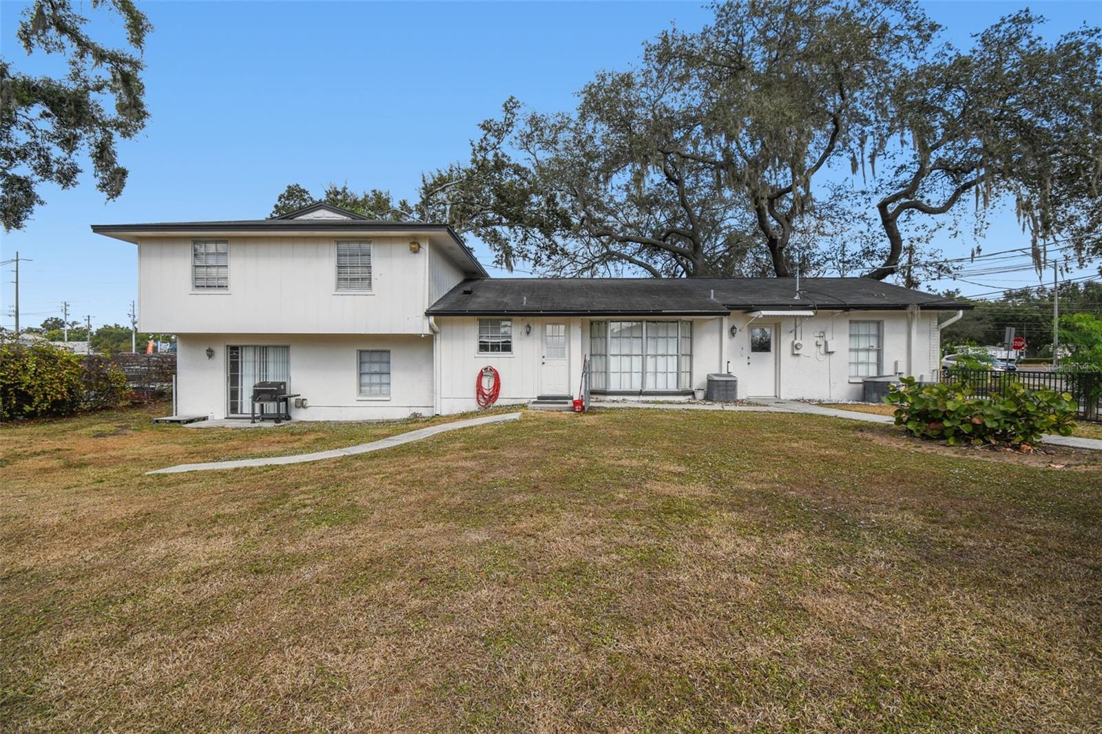 855 E BRANDON BLVD, BRANDON, FL, 33511