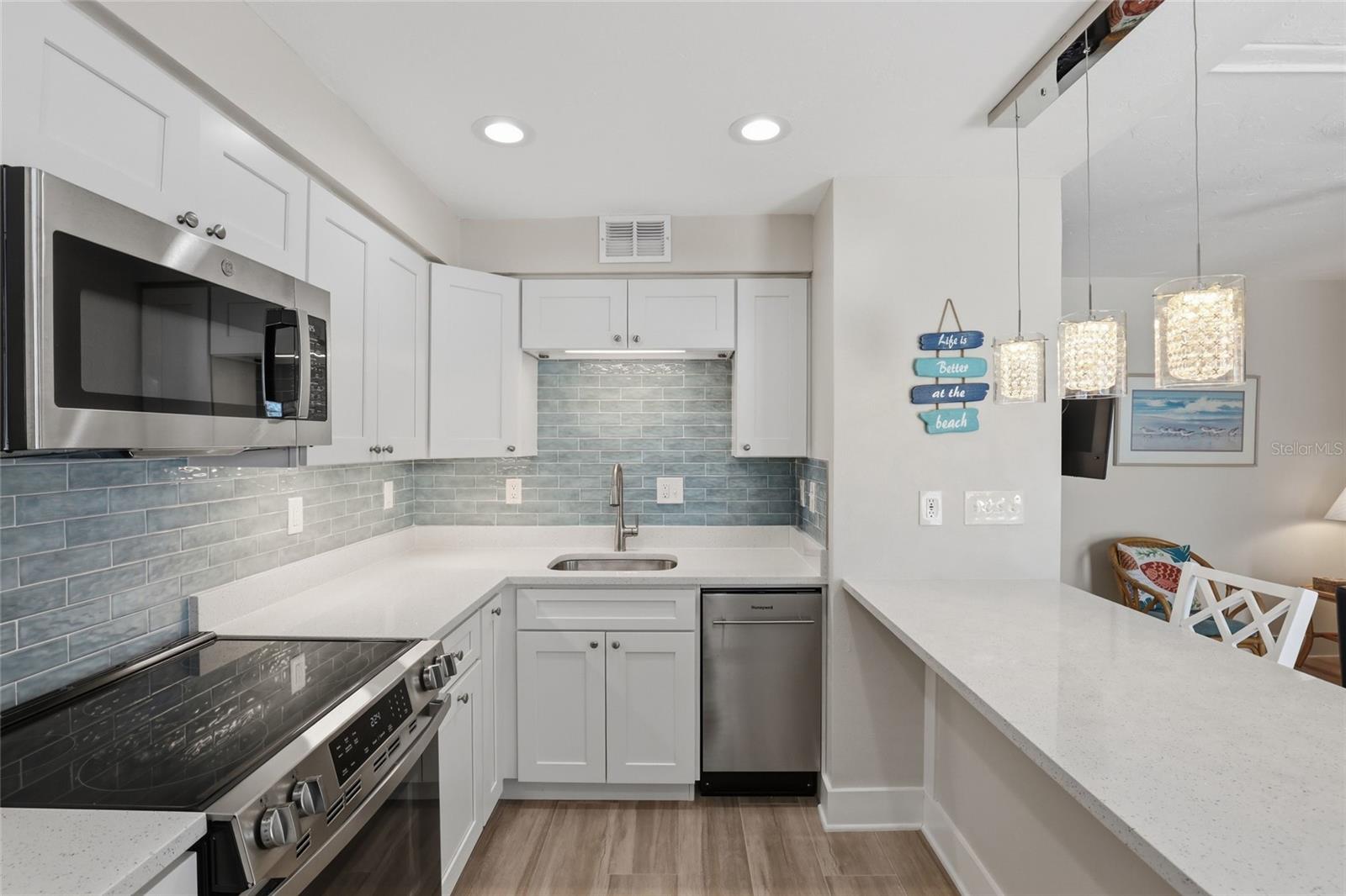 5950 MIDNIGHT PASS RD #101, SARASOTA, FL, 34242