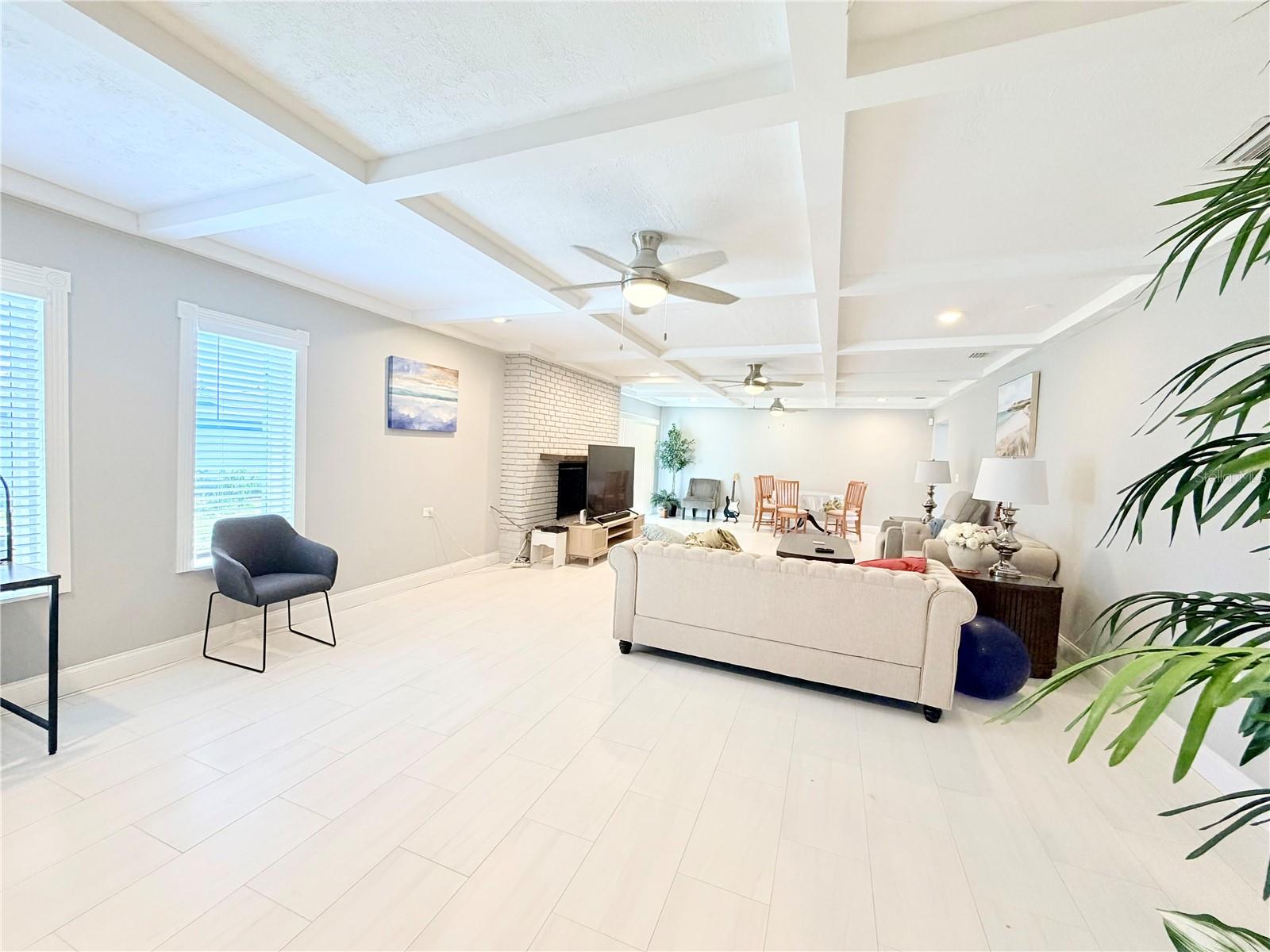 2513 GULF BLVD, BELLEAIR BEACH, FL, 33786