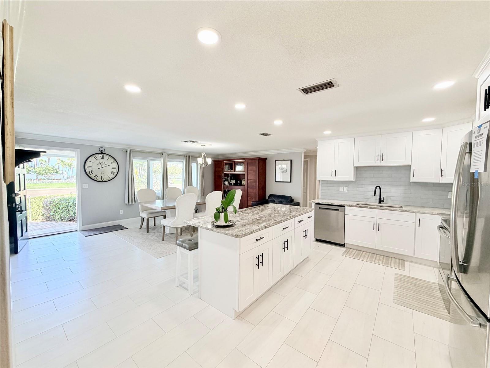 2513 GULF BLVD, BELLEAIR BEACH, FL, 33786
