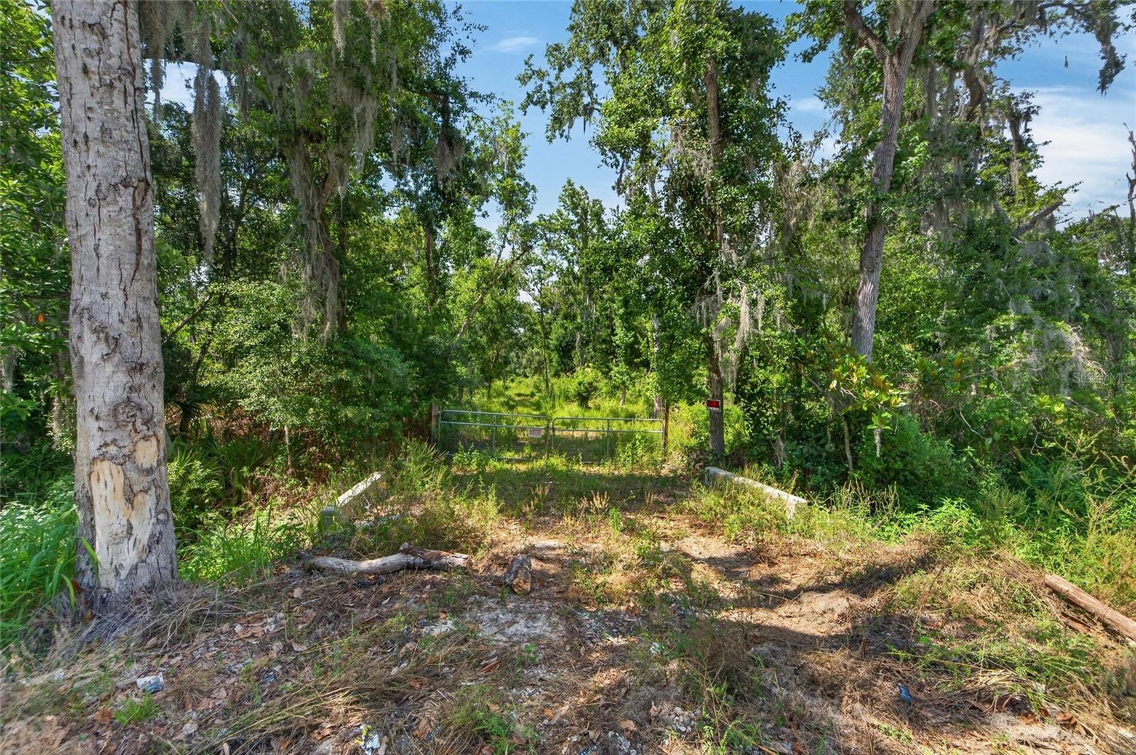672 HWY, LITHIA, FL, 33547