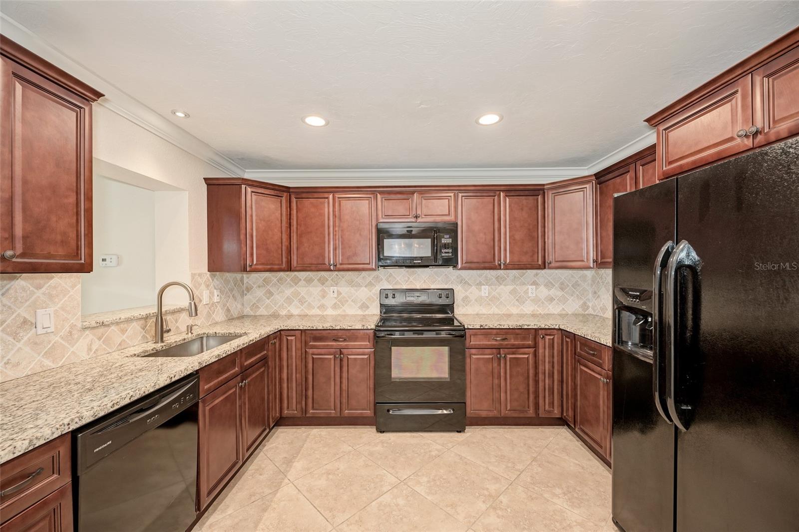 1330 GEORGETOWNE CIR, SARASOTA, FL, 34232