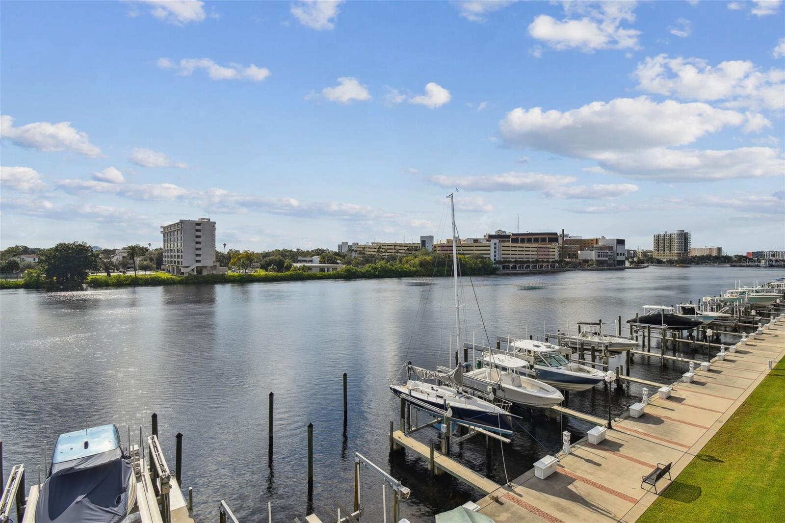 941 SEDDON COVE WAY, TAMPA, FL, 33602
