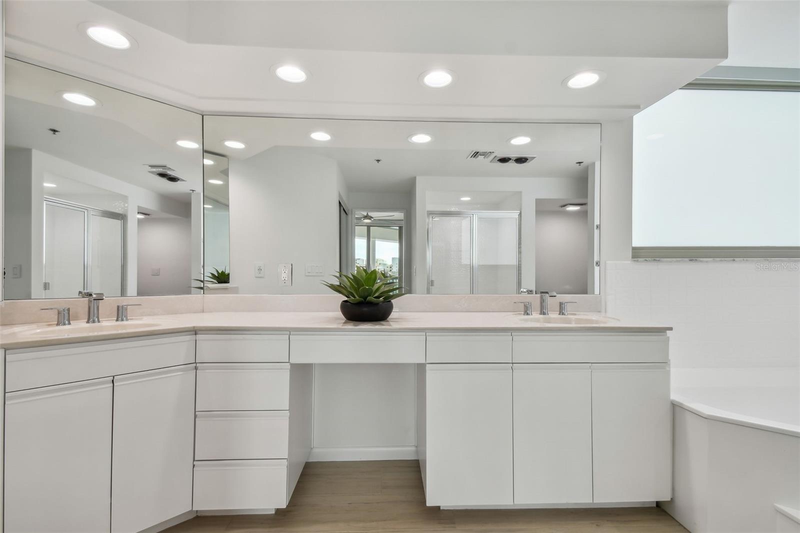 941 SEDDON COVE WAY, TAMPA, FL, 33602