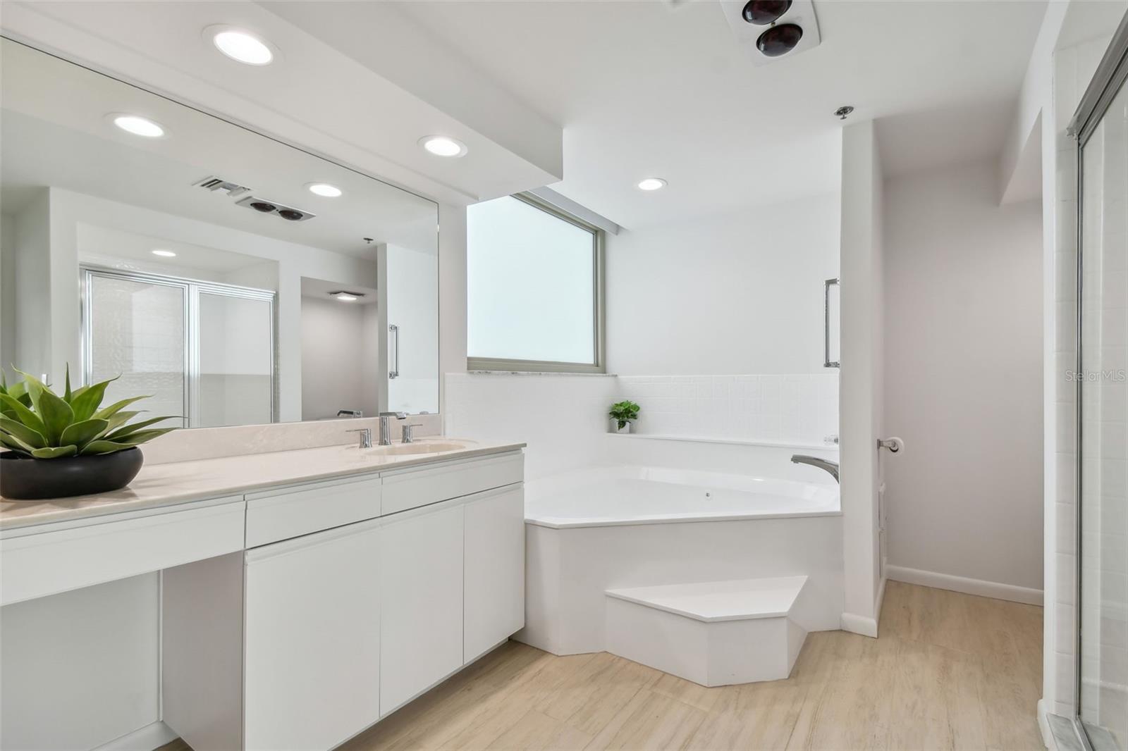 941 SEDDON COVE WAY, TAMPA, FL, 33602