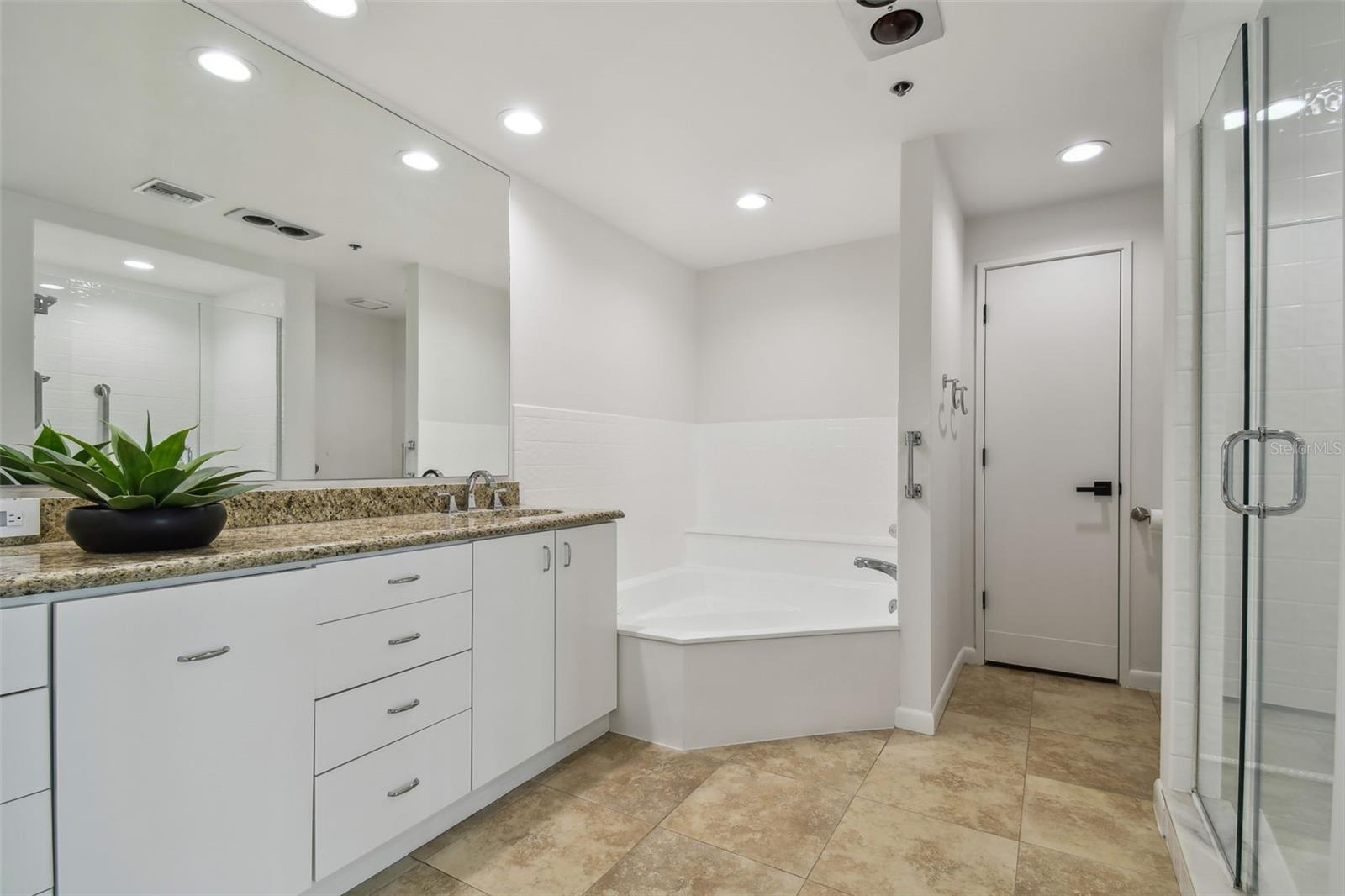 941 SEDDON COVE WAY, TAMPA, FL, 33602