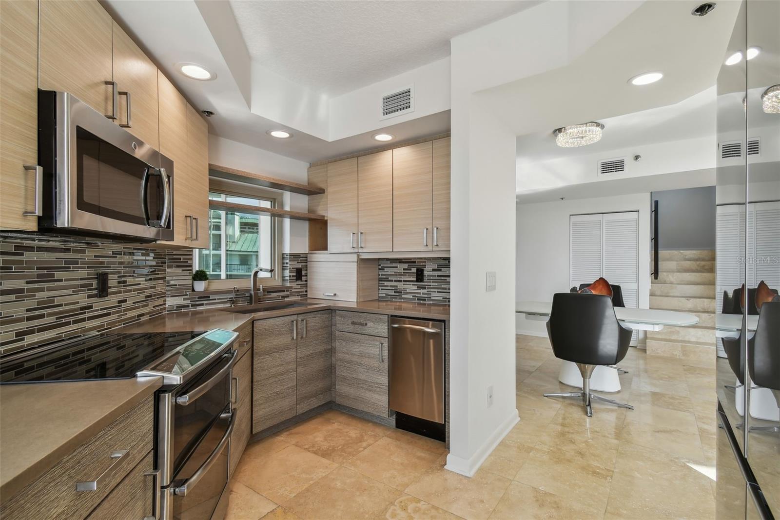 941 SEDDON COVE WAY, TAMPA, FL, 33602