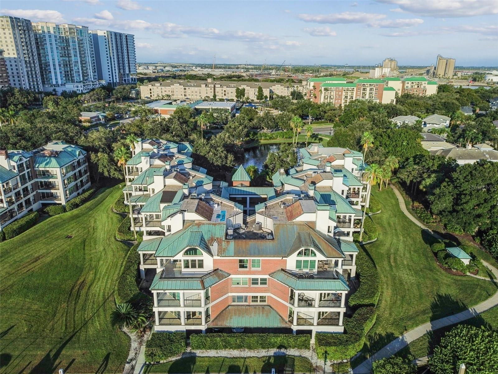 941 SEDDON COVE WAY, TAMPA, FL, 33602